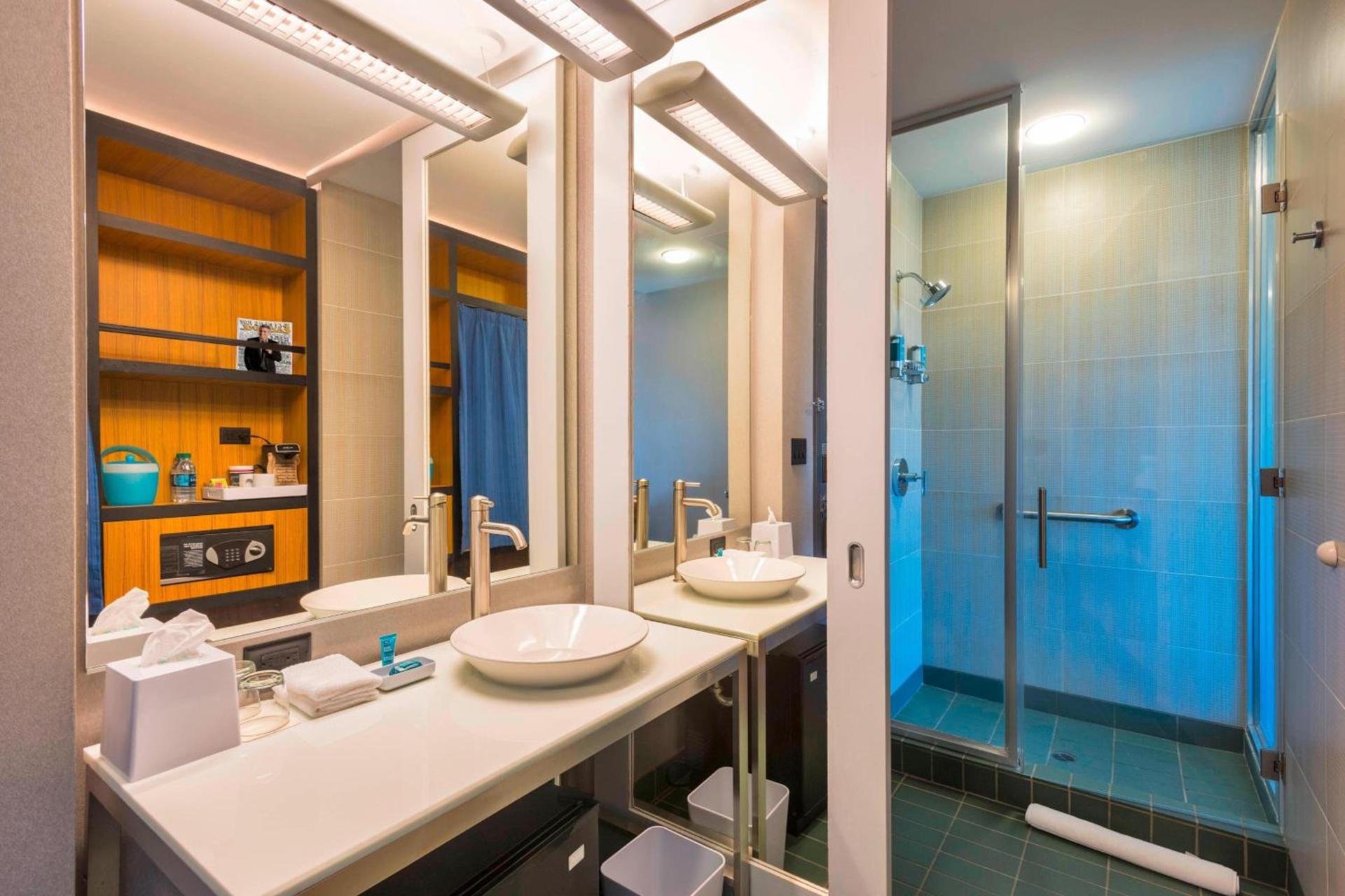Aloft by Marriott Portland Airport at Cascade Station photo 10