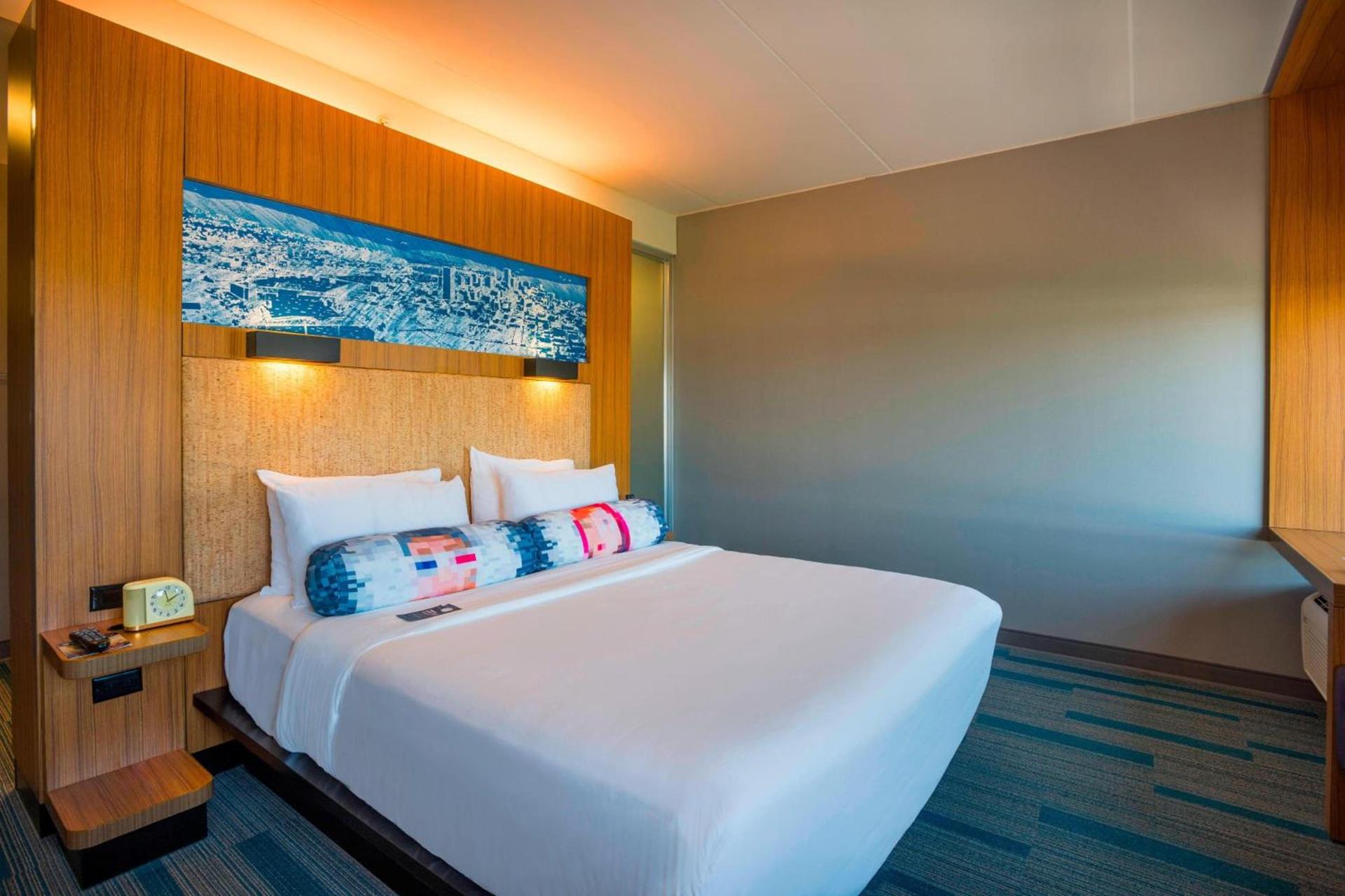 Aloft by Marriott Portland Airport at Cascade Station photo 8