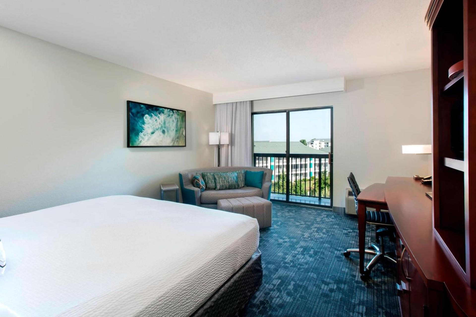 Courtyard by Marriott Myrtle Beach Barefoot Landing photo 9
