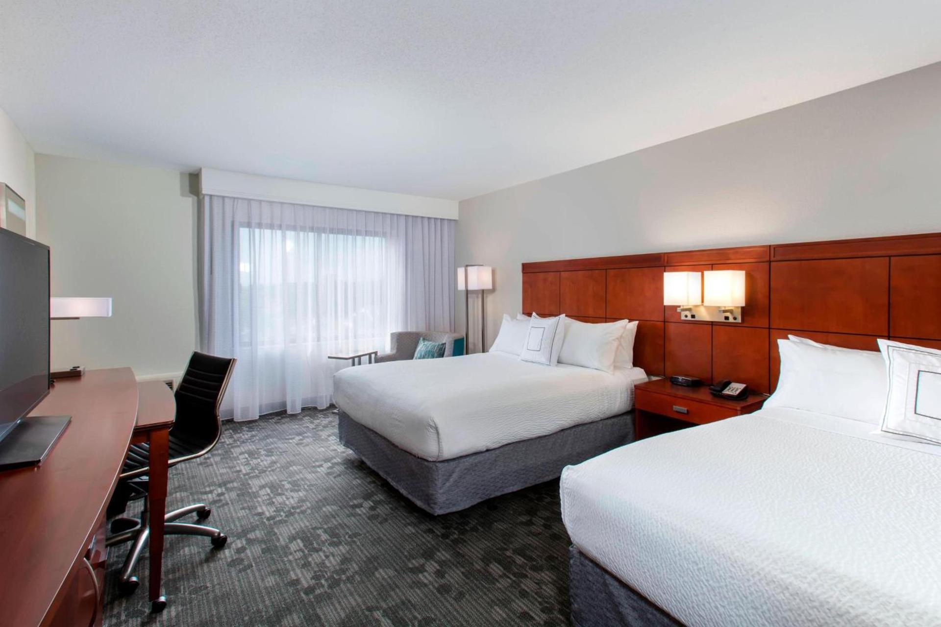 Courtyard by Marriott Myrtle Beach Barefoot Landing photo 8