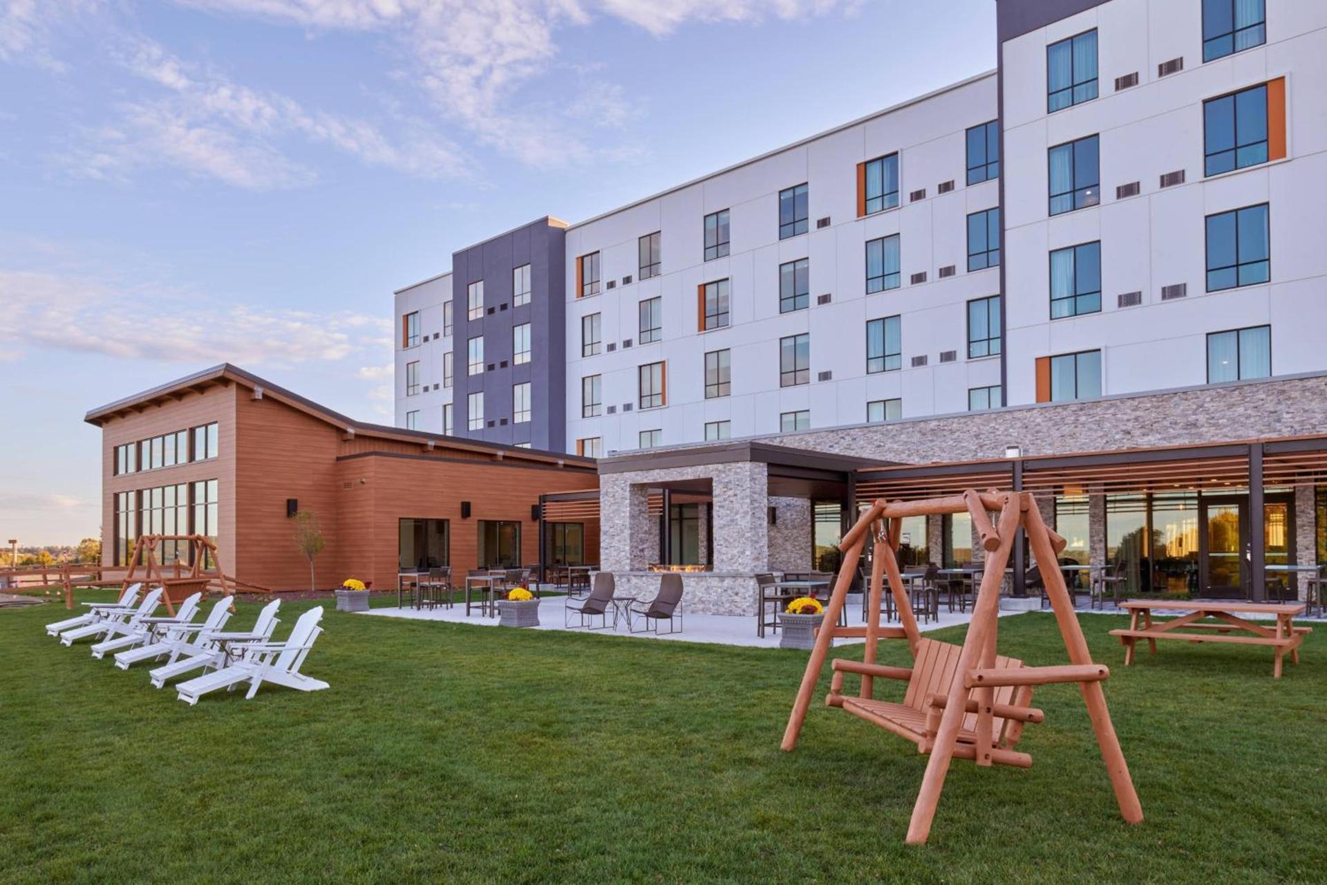 Courtyard by Marriott Petoskey at Victories Square photo 32