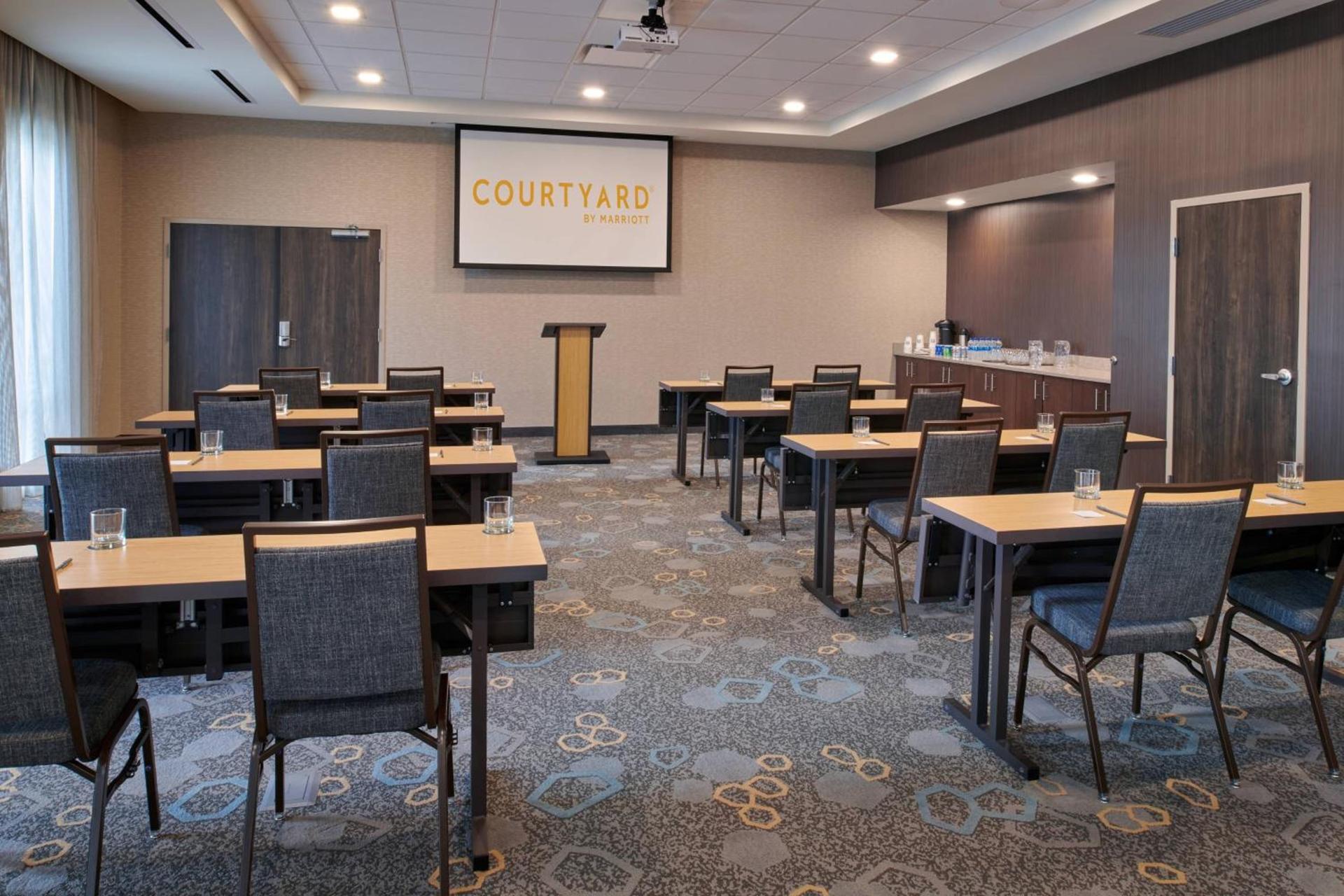 Courtyard by Marriott Petoskey at Victories Square photo 48