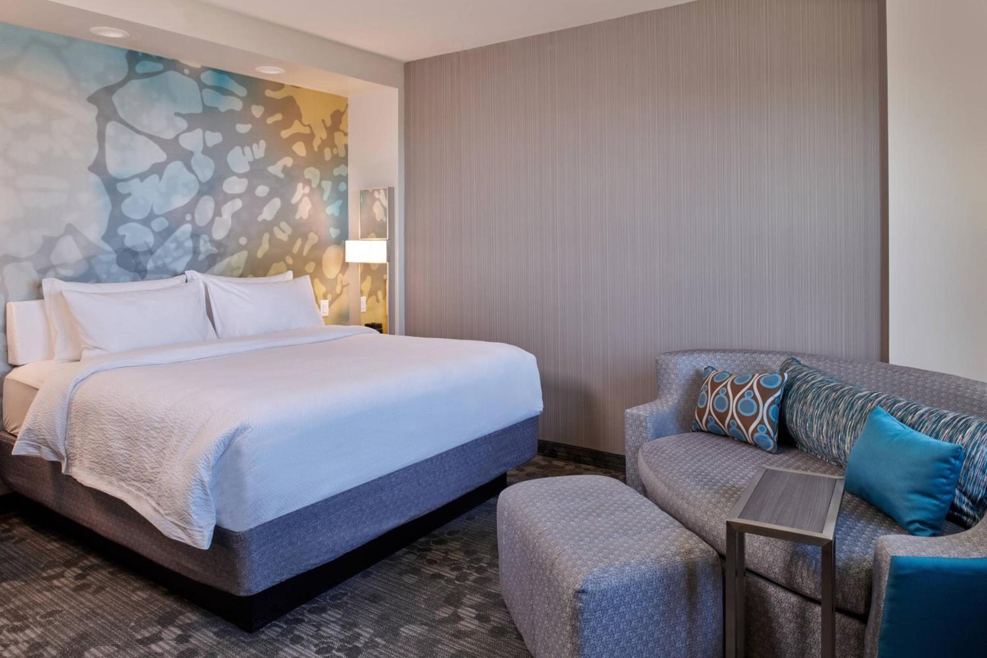 Courtyard by Marriott Petoskey at Victories Square photo 9