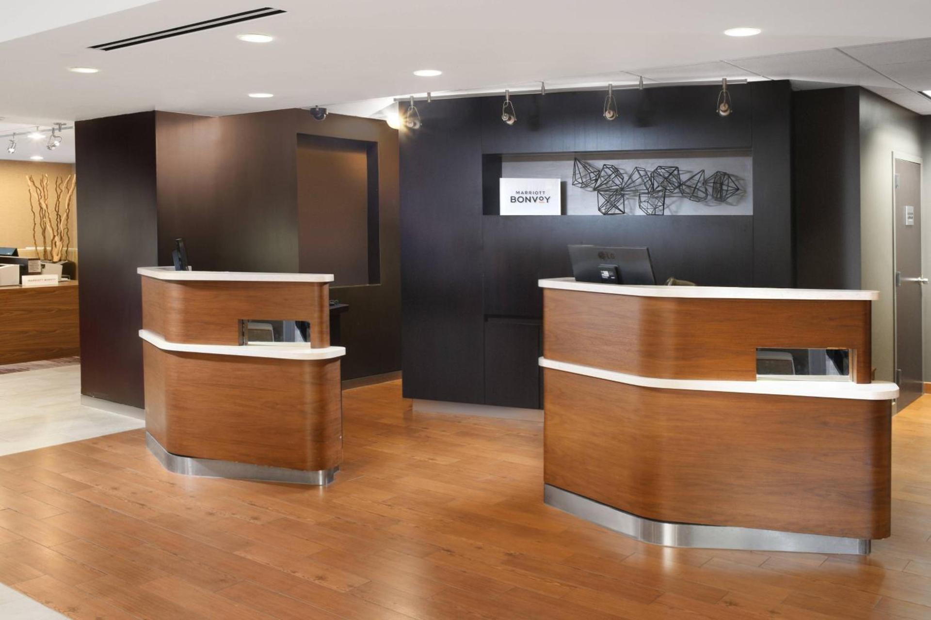 Courtyard Dallas Las Colinas photo 2