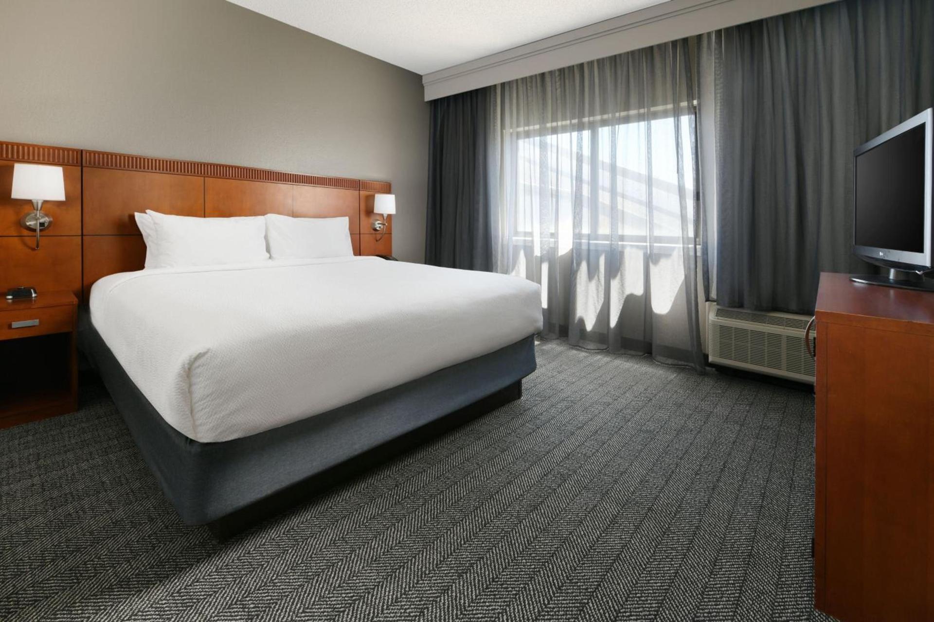 Courtyard Dallas Las Colinas photo 13