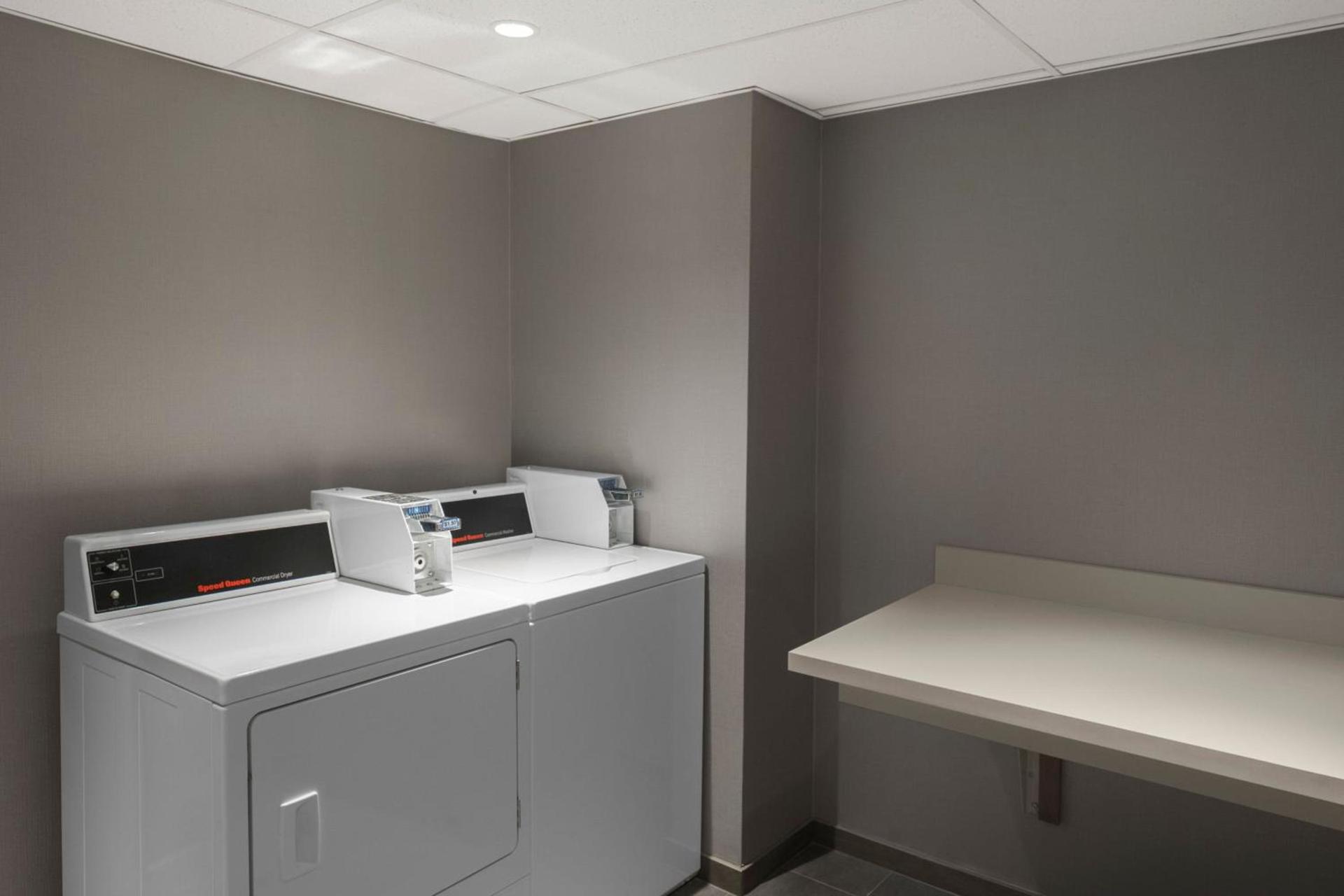 Courtyard by Marriott Chicago at Medical District-UIC photo 58