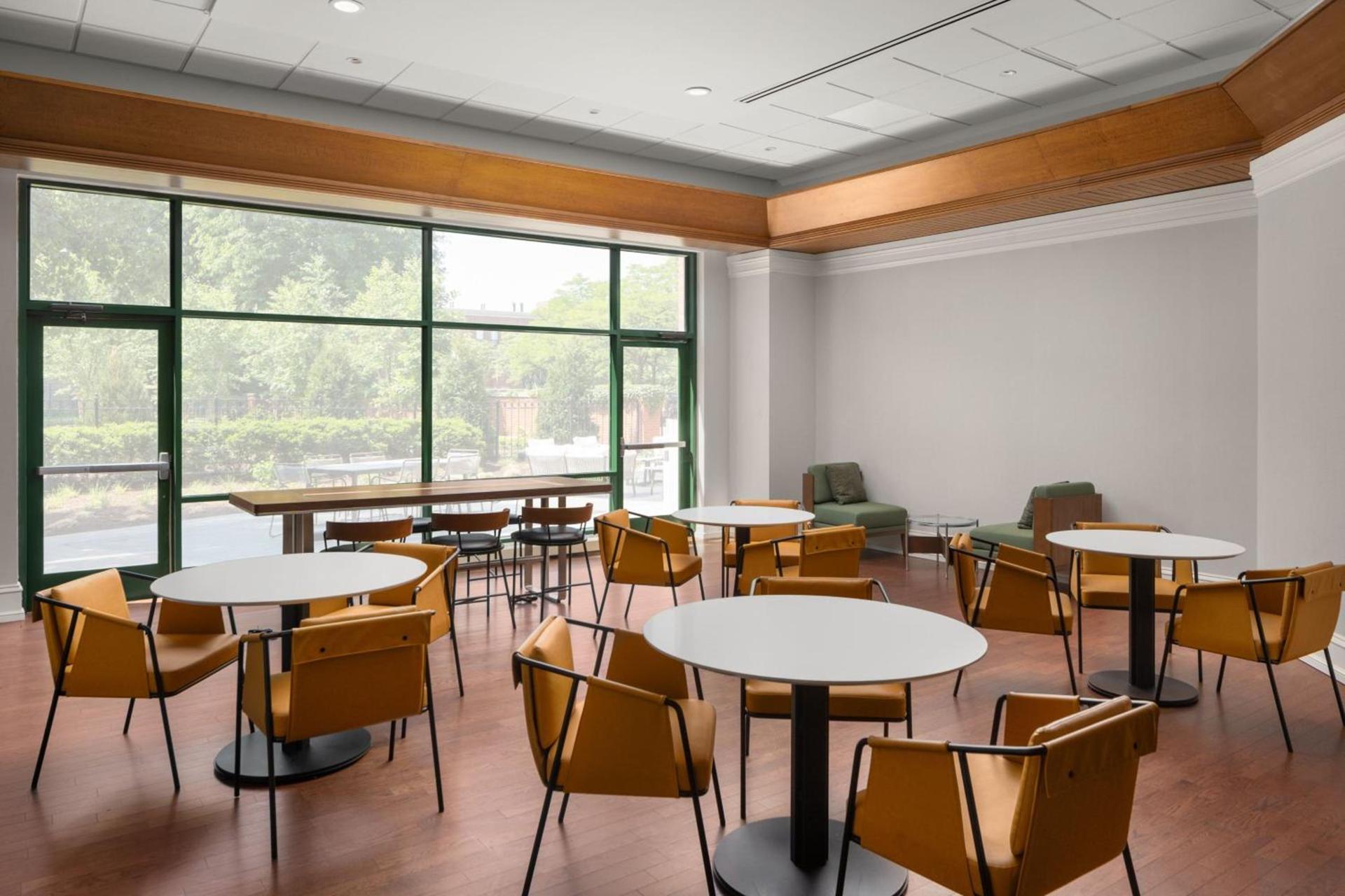 Courtyard by Marriott Chicago at Medical District-UIC photo 69
