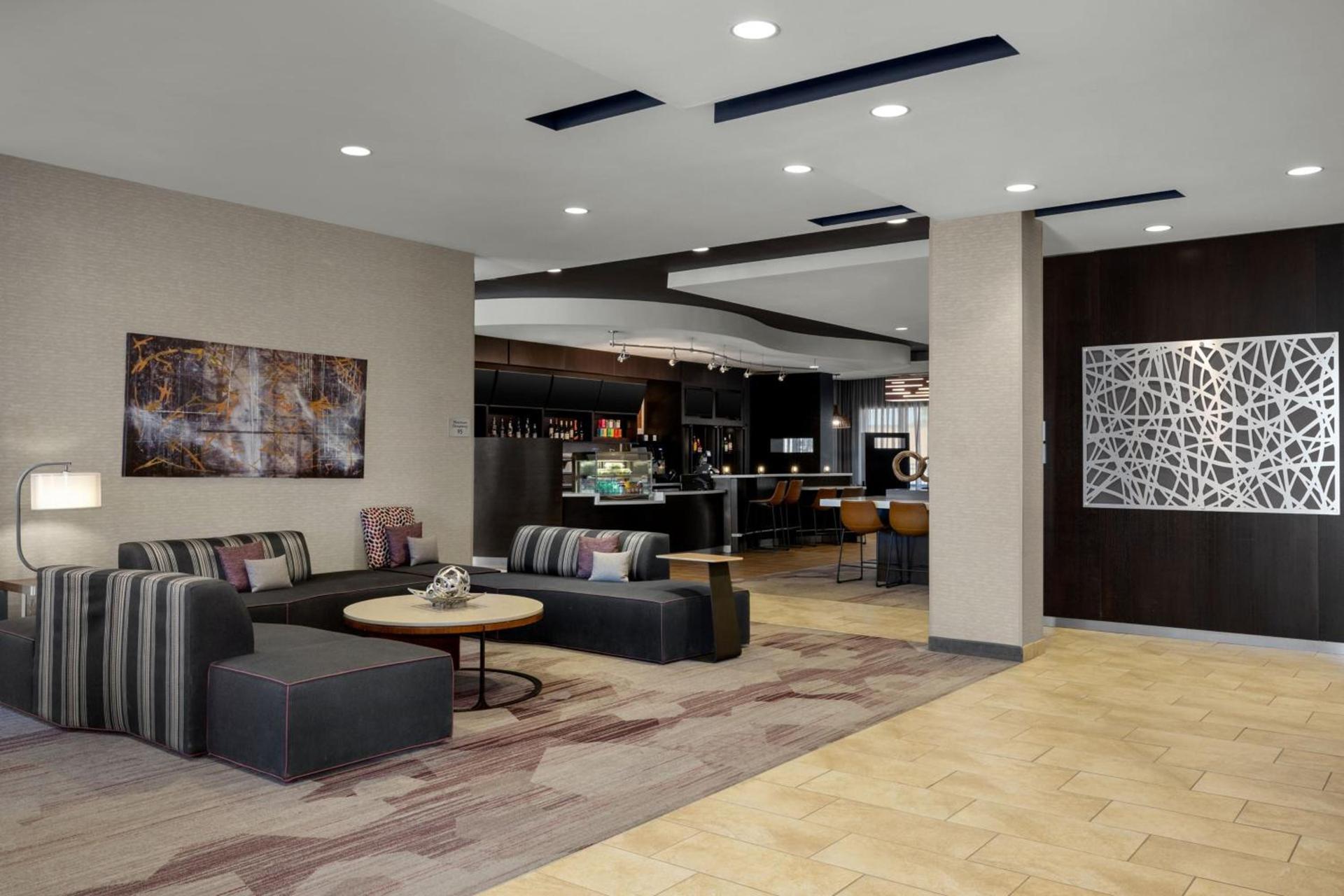 Courtyard by Marriott Omaha Bellevue at Beardmore Event Center photo 4