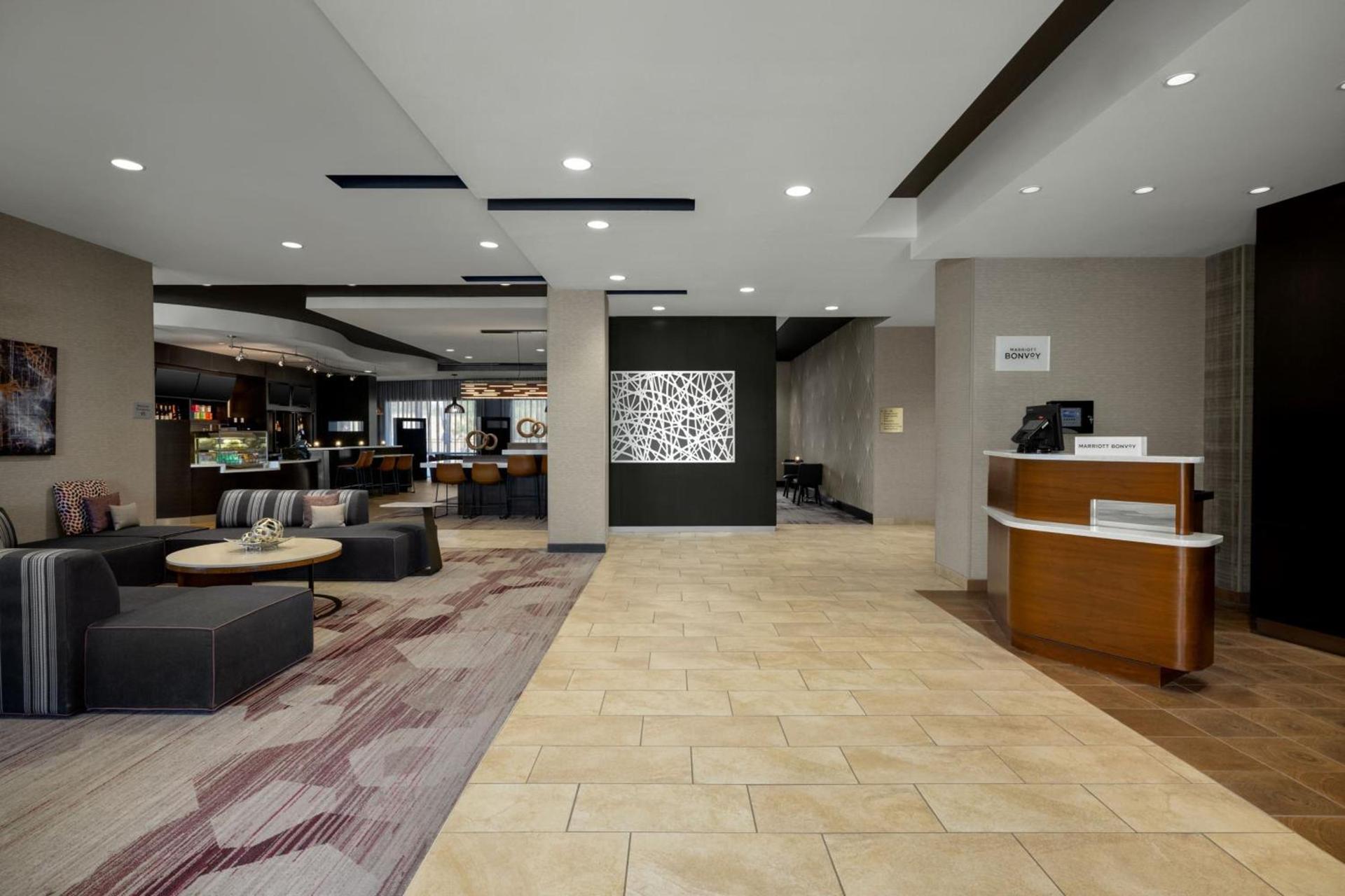 Courtyard by Marriott Omaha Bellevue at Beardmore Event Center photo 3