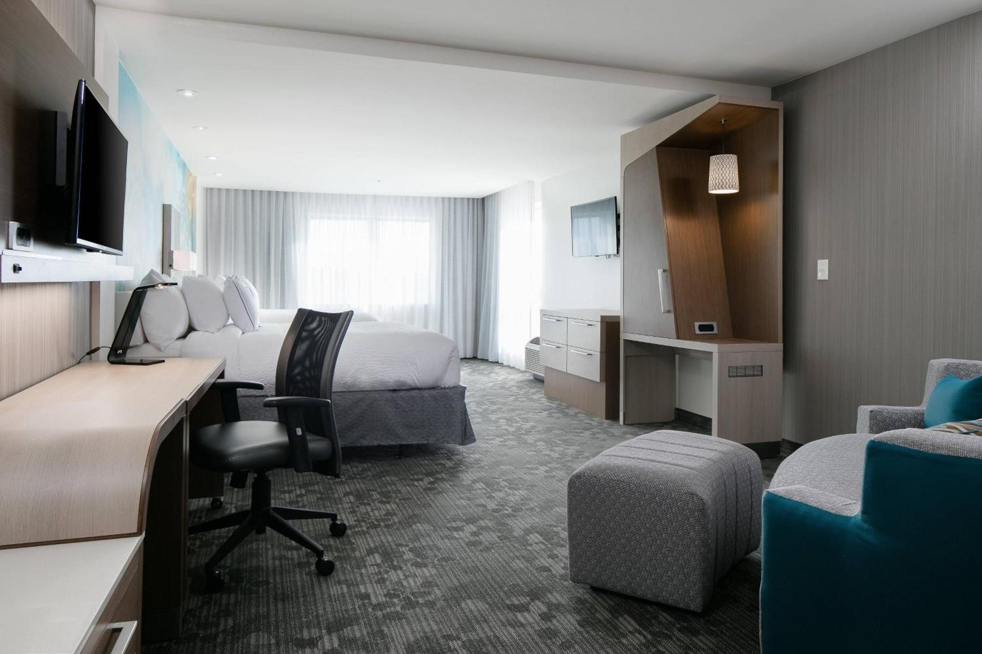 Courtyard by Marriott Omaha Bellevue at Beardmore Event Center photo 10