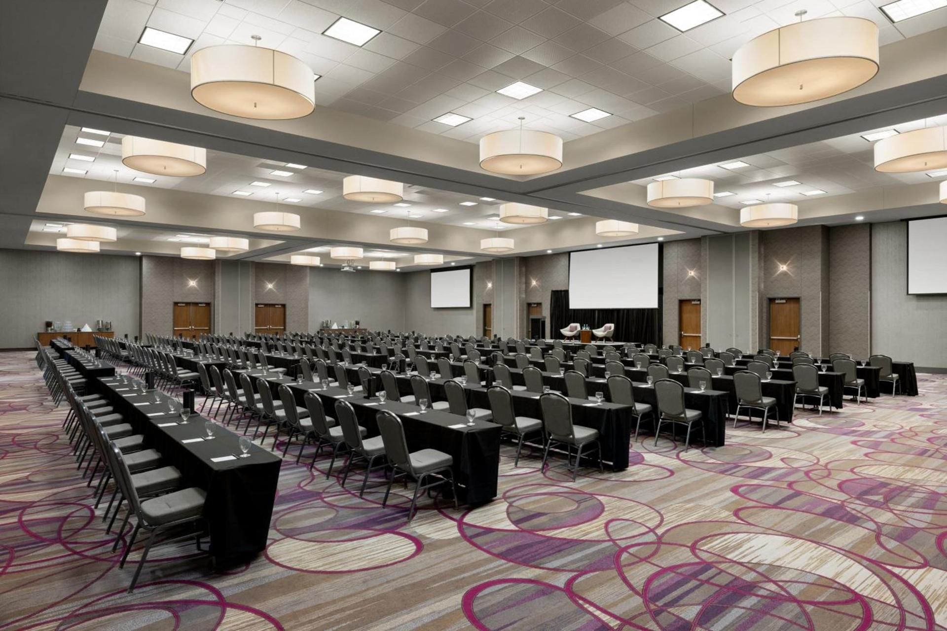 Courtyard by Marriott Omaha Bellevue at Beardmore Event Center photo 37