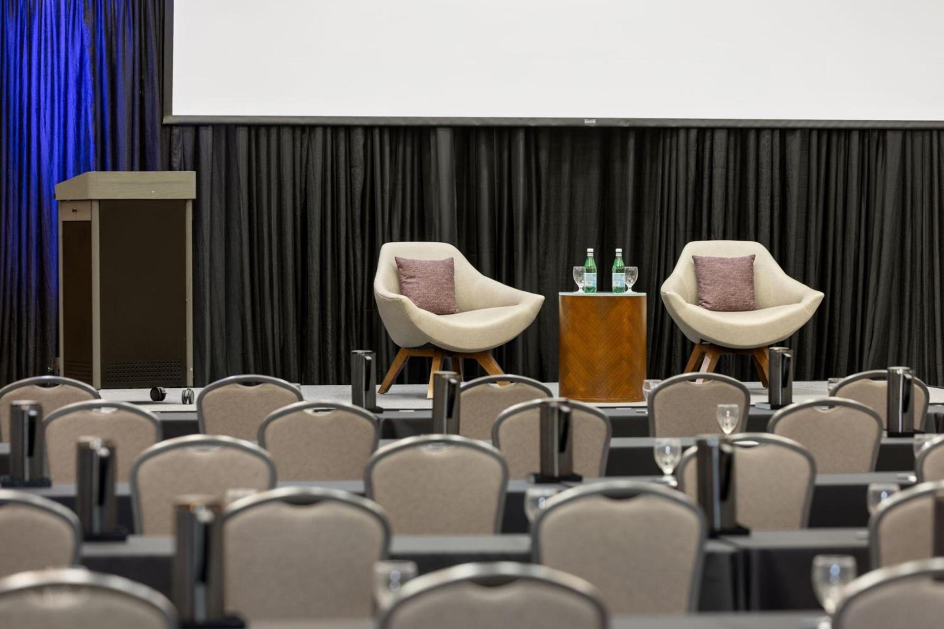 Courtyard by Marriott Omaha Bellevue at Beardmore Event Center photo 38
