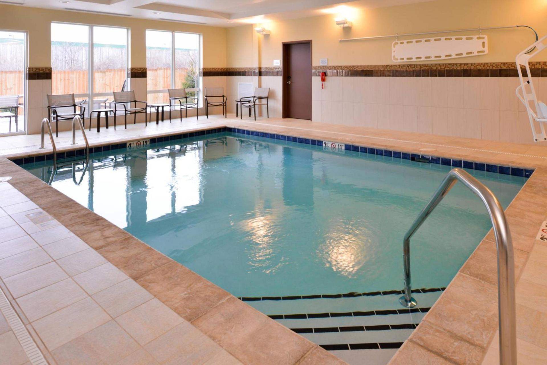 Courtyard by Marriott Toledo North photo 21