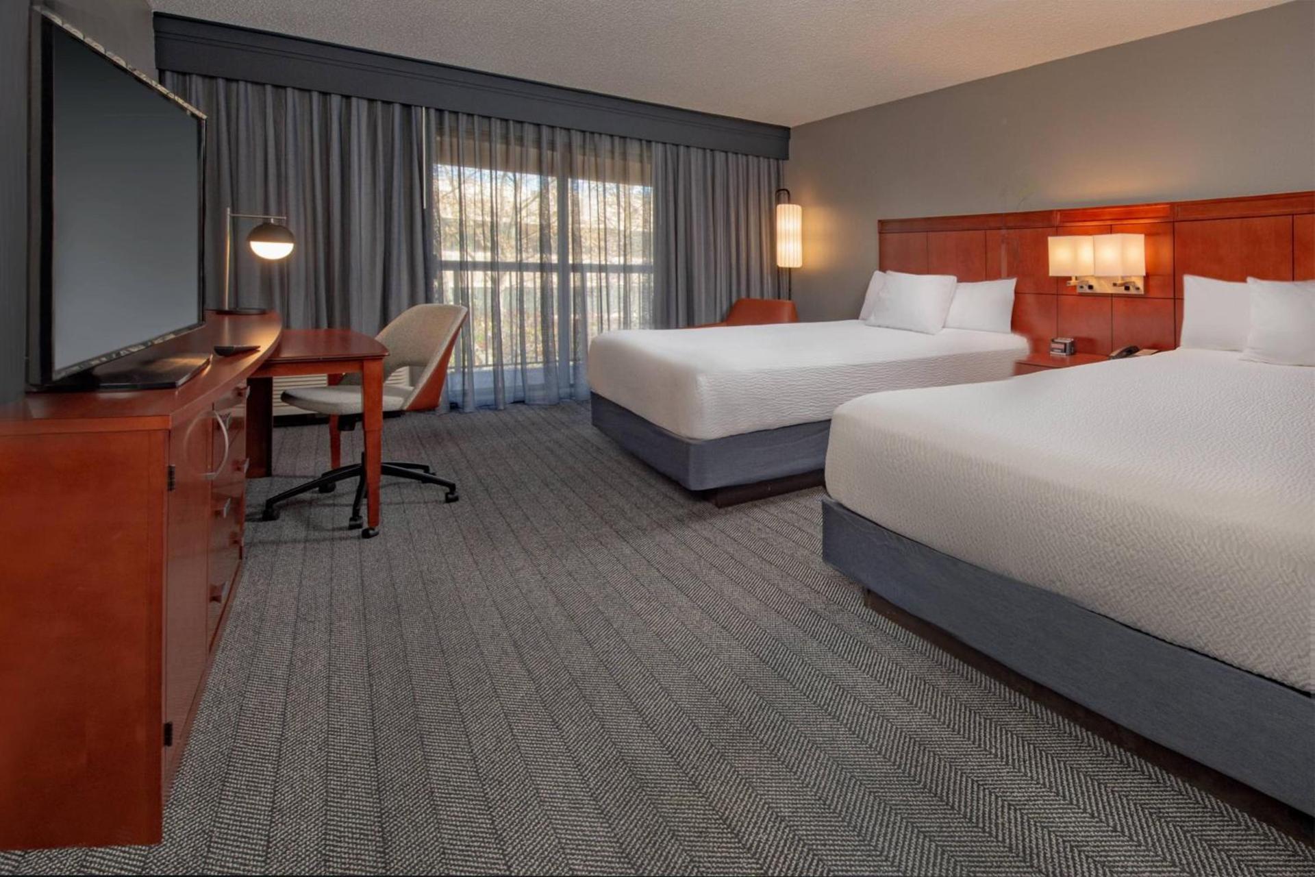 Courtyard by Marriott Frederick photo 7