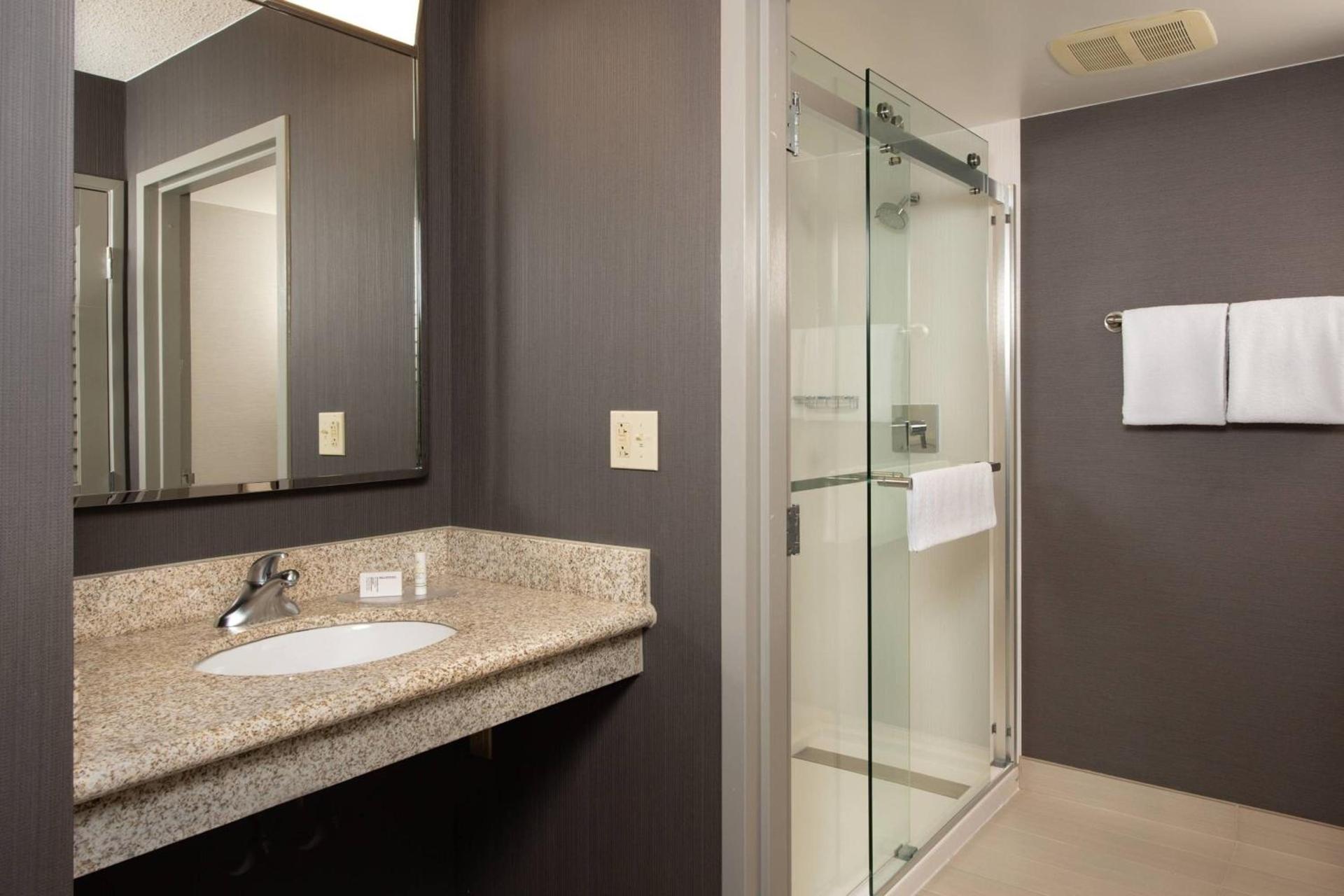 Courtyard by Marriott Frederick photo 12