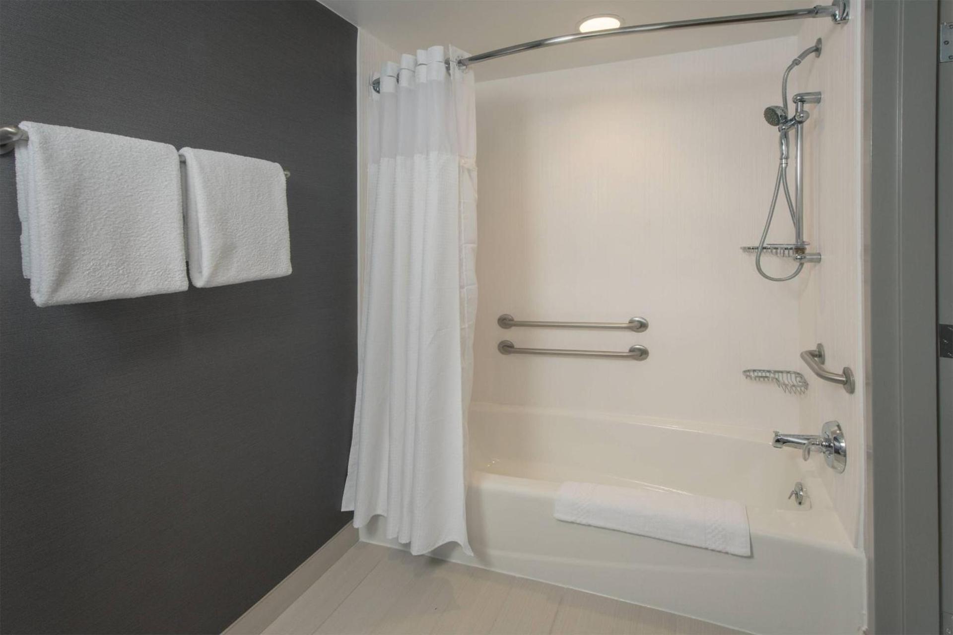 Courtyard by Marriott Frederick photo 14