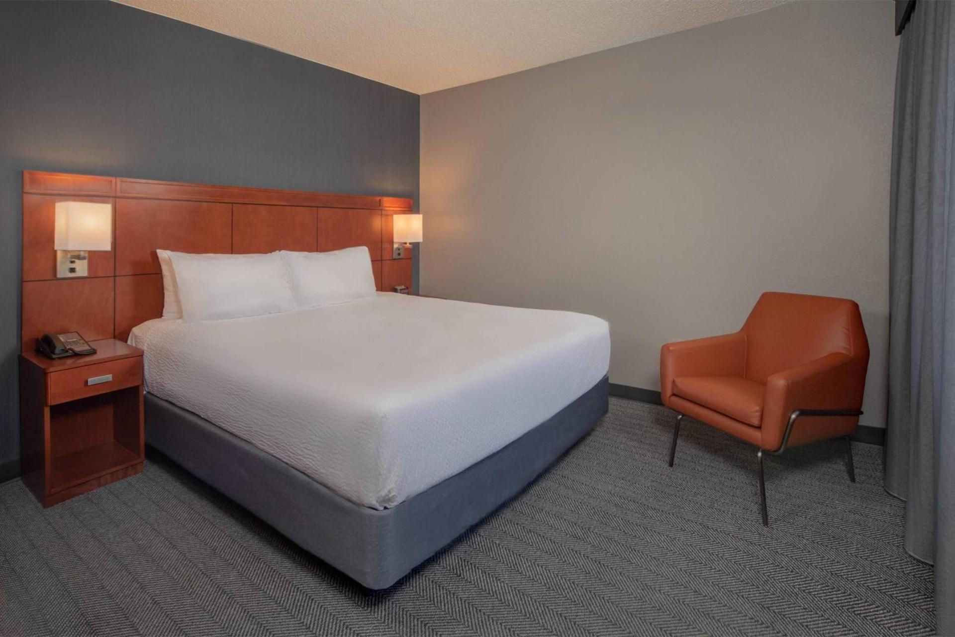 Courtyard by Marriott Frederick photo 17