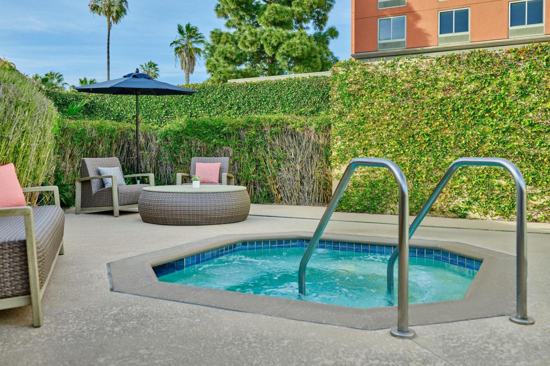 Courtyard Culver City Los Angeles photo 35