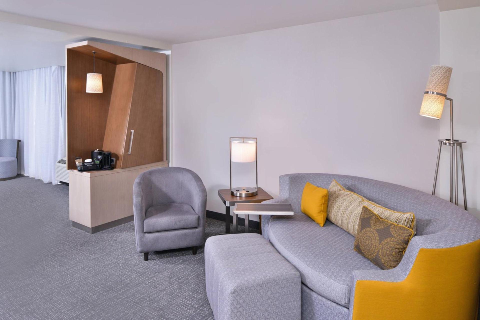 Courtyard by Marriott Columbus Grove City photo 27