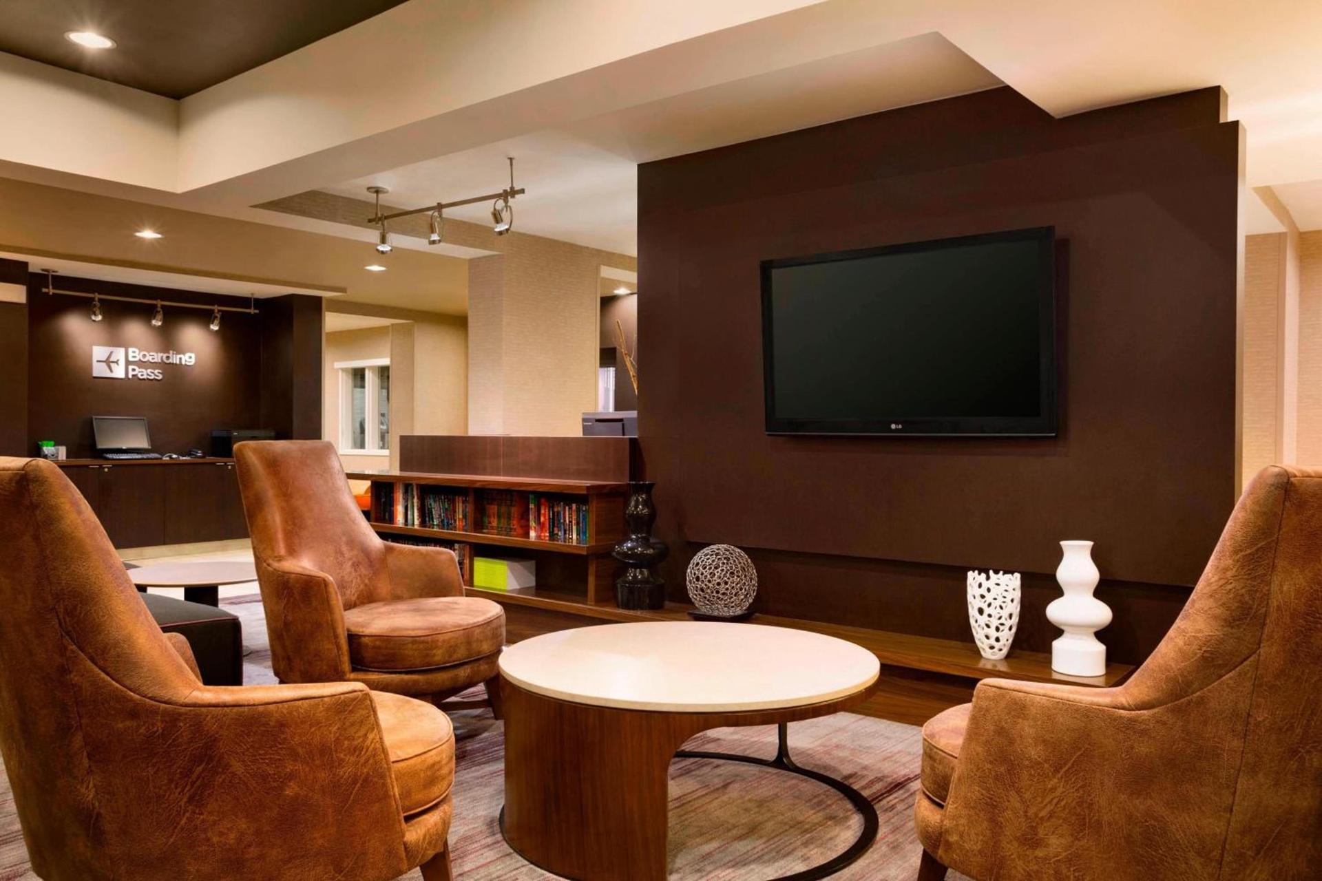 Courtyard by Marriott Champaign photo 4