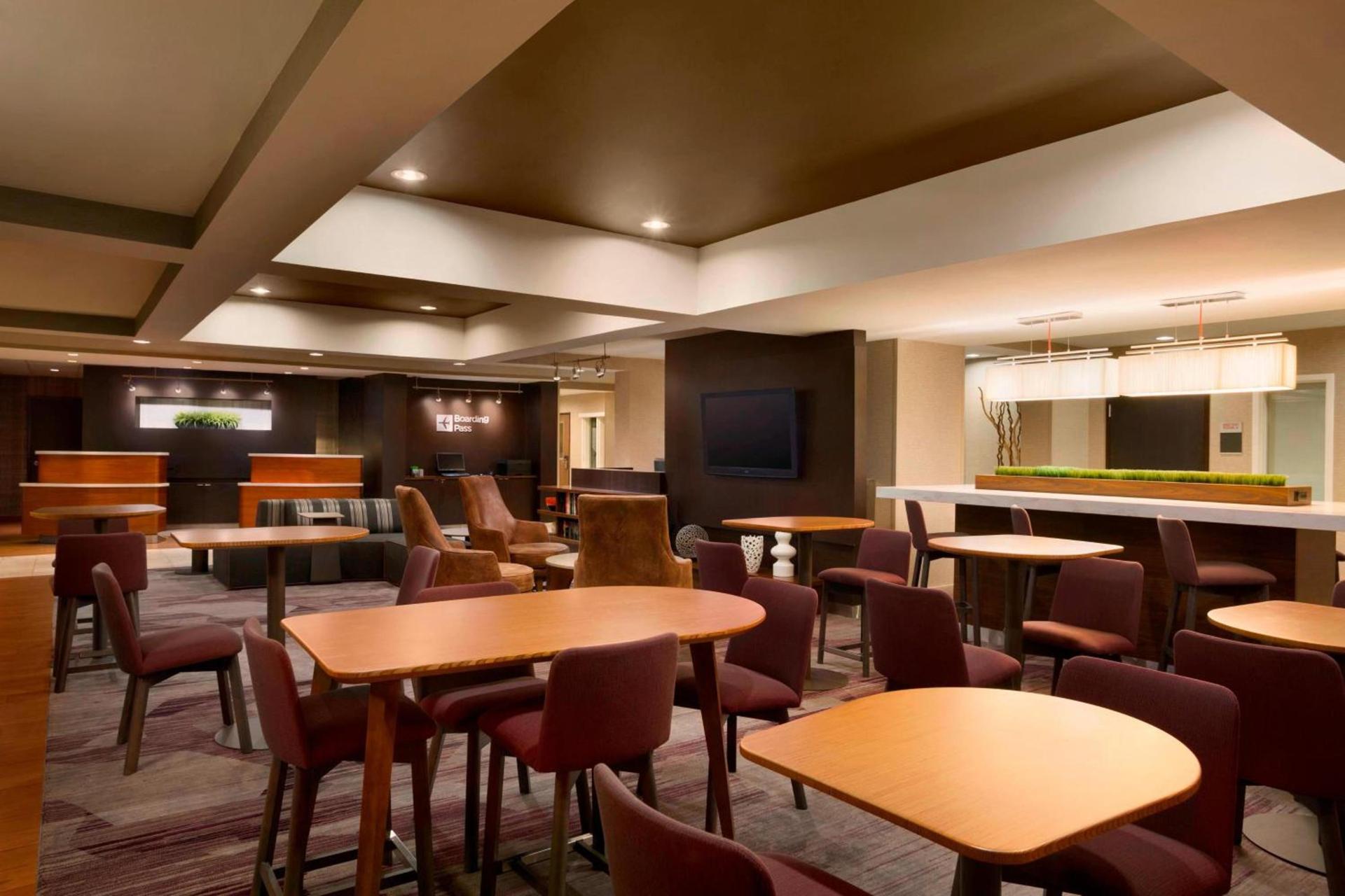 Courtyard by Marriott Champaign photo 5