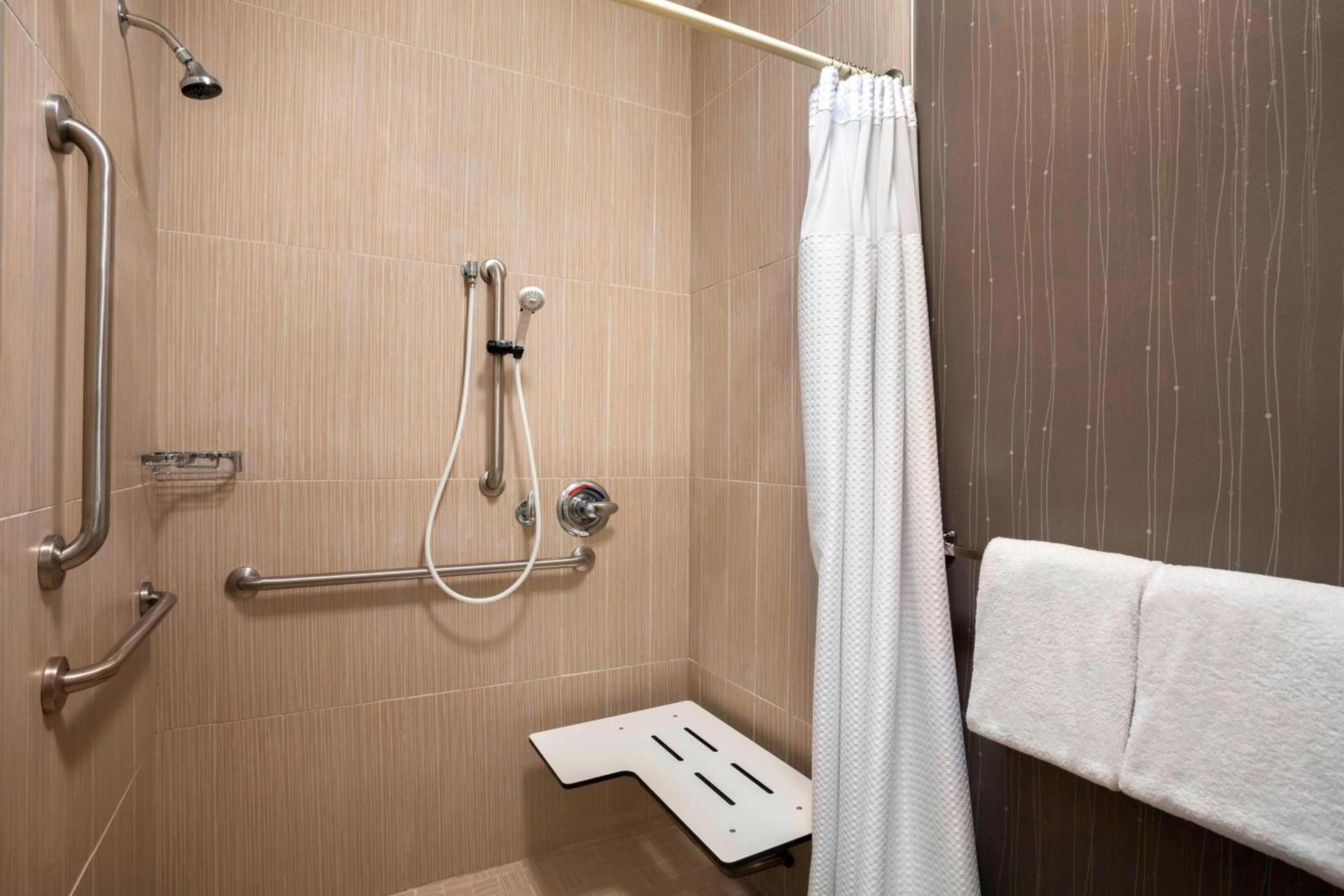Courtyard by Marriott Champaign photo 14