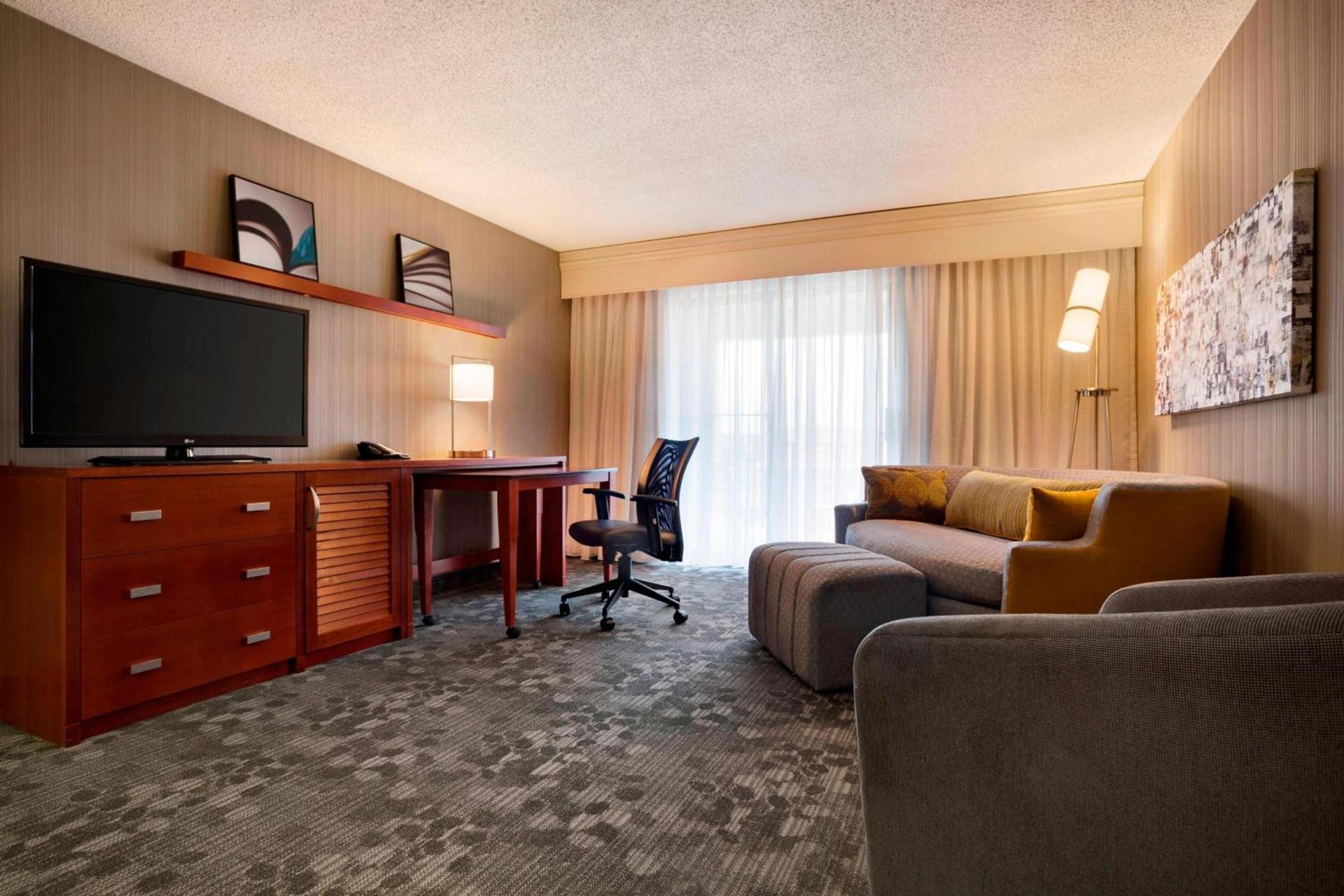 Courtyard by Marriott Champaign photo 17