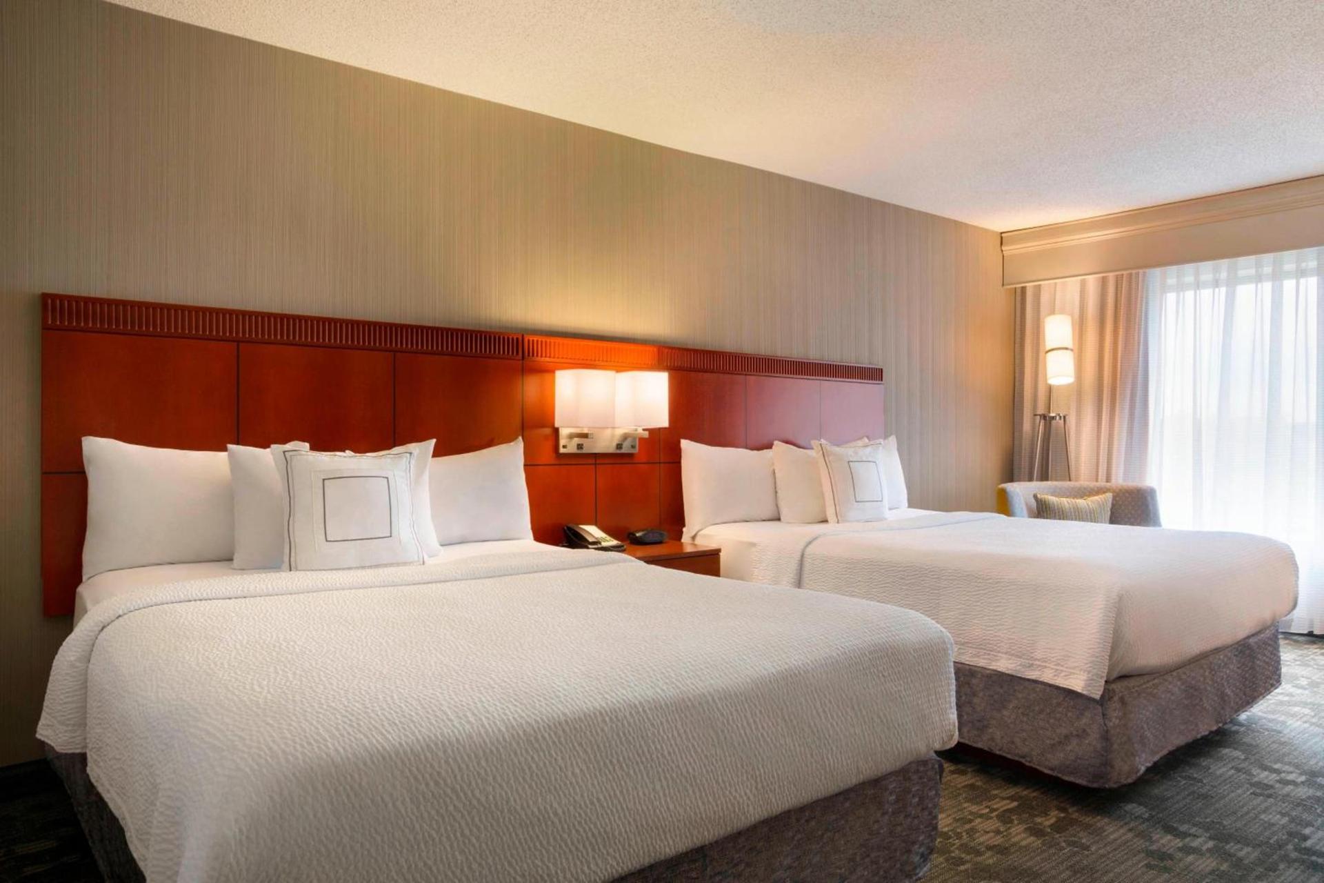 Courtyard by Marriott Champaign photo 7