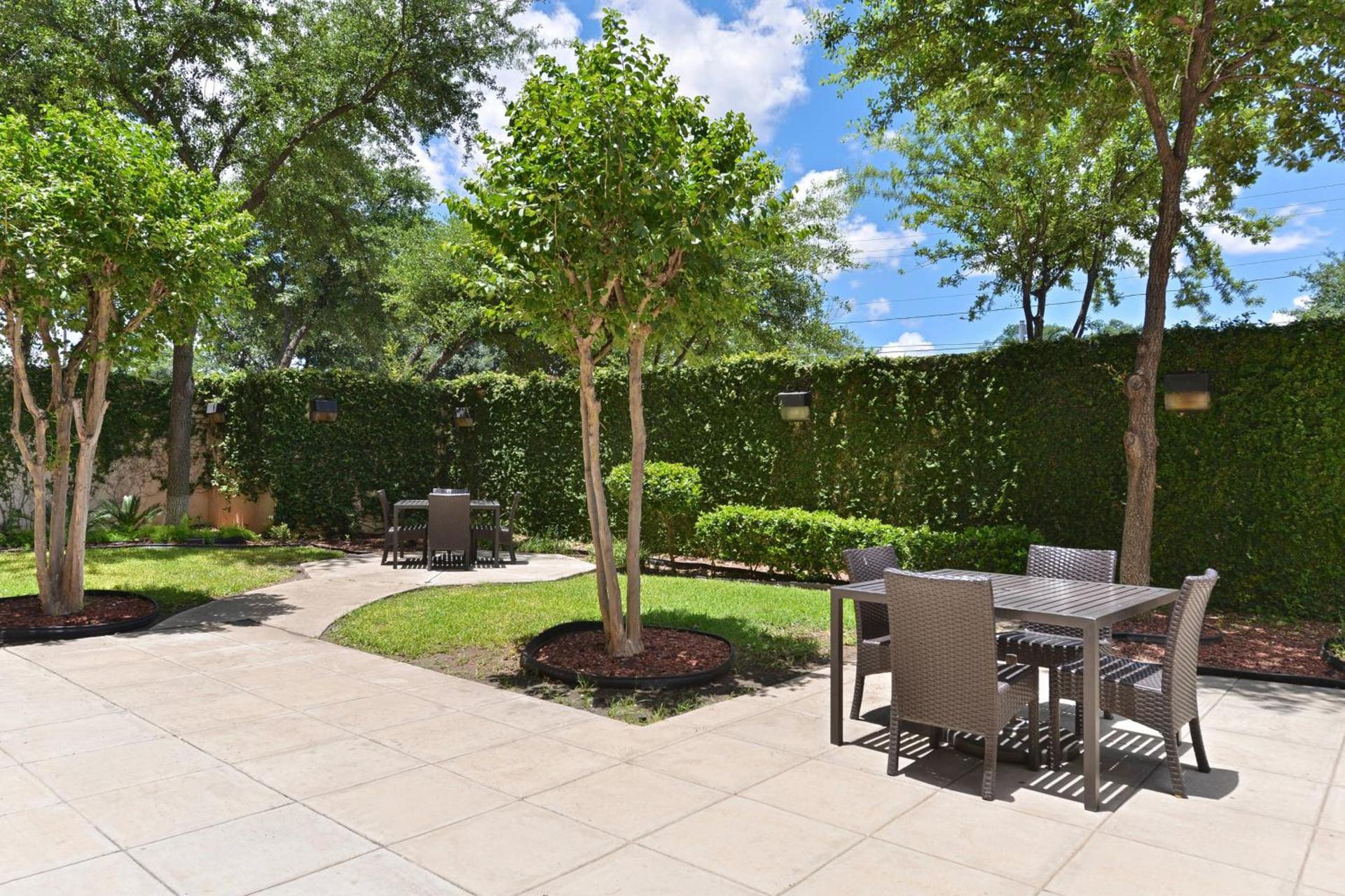 Courtyard by Marriott Laredo photo 7