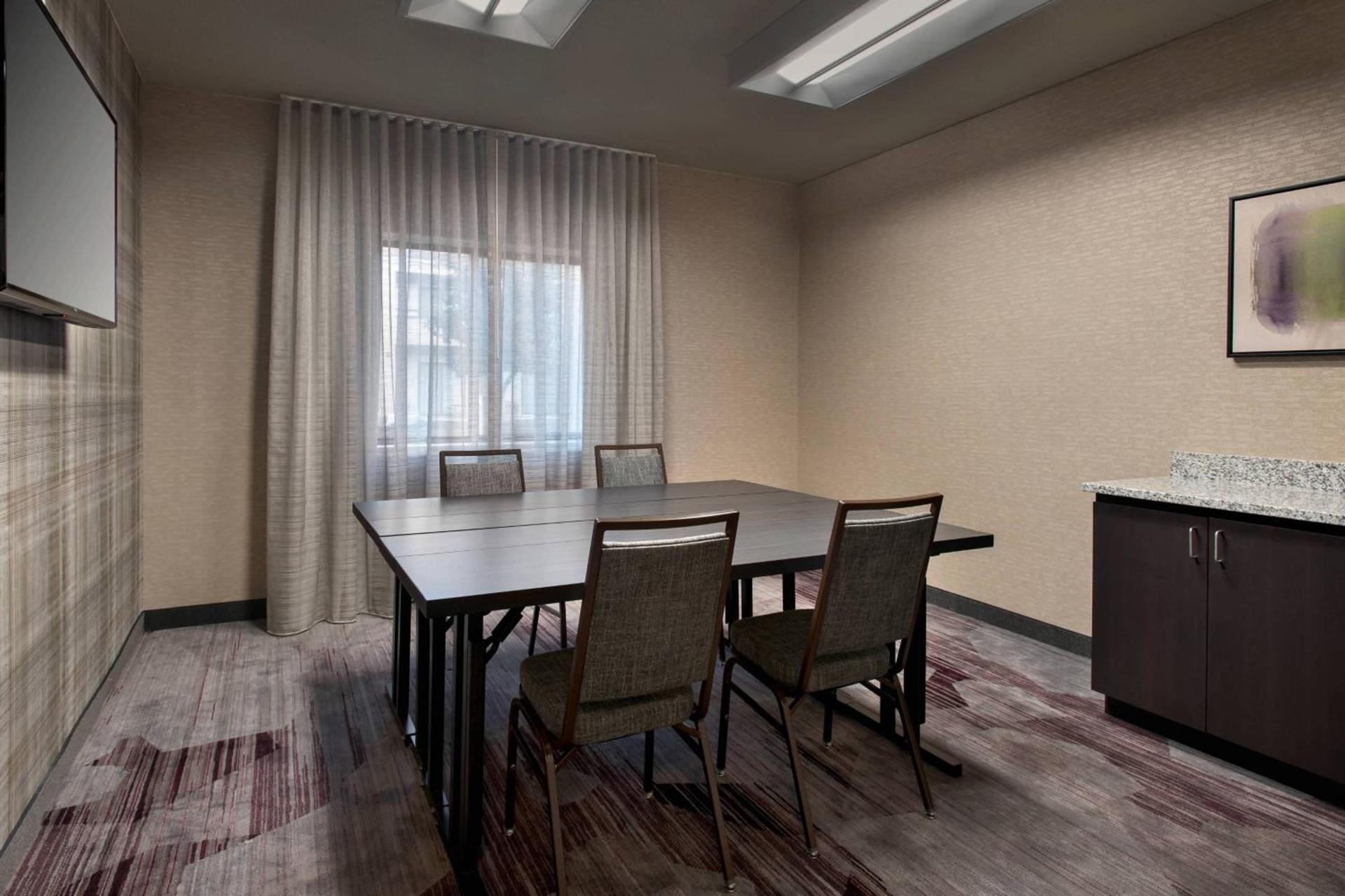 Courtyard by Marriott Rockville photo 37