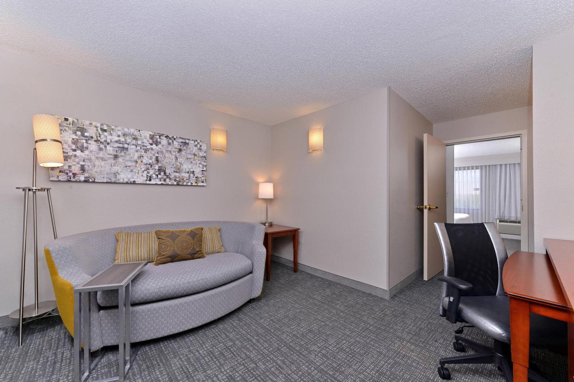 Courtyard by Marriott Laredo photo 16