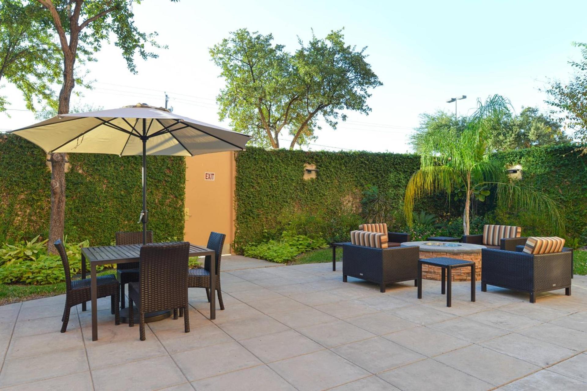 Courtyard by Marriott Laredo photo 9