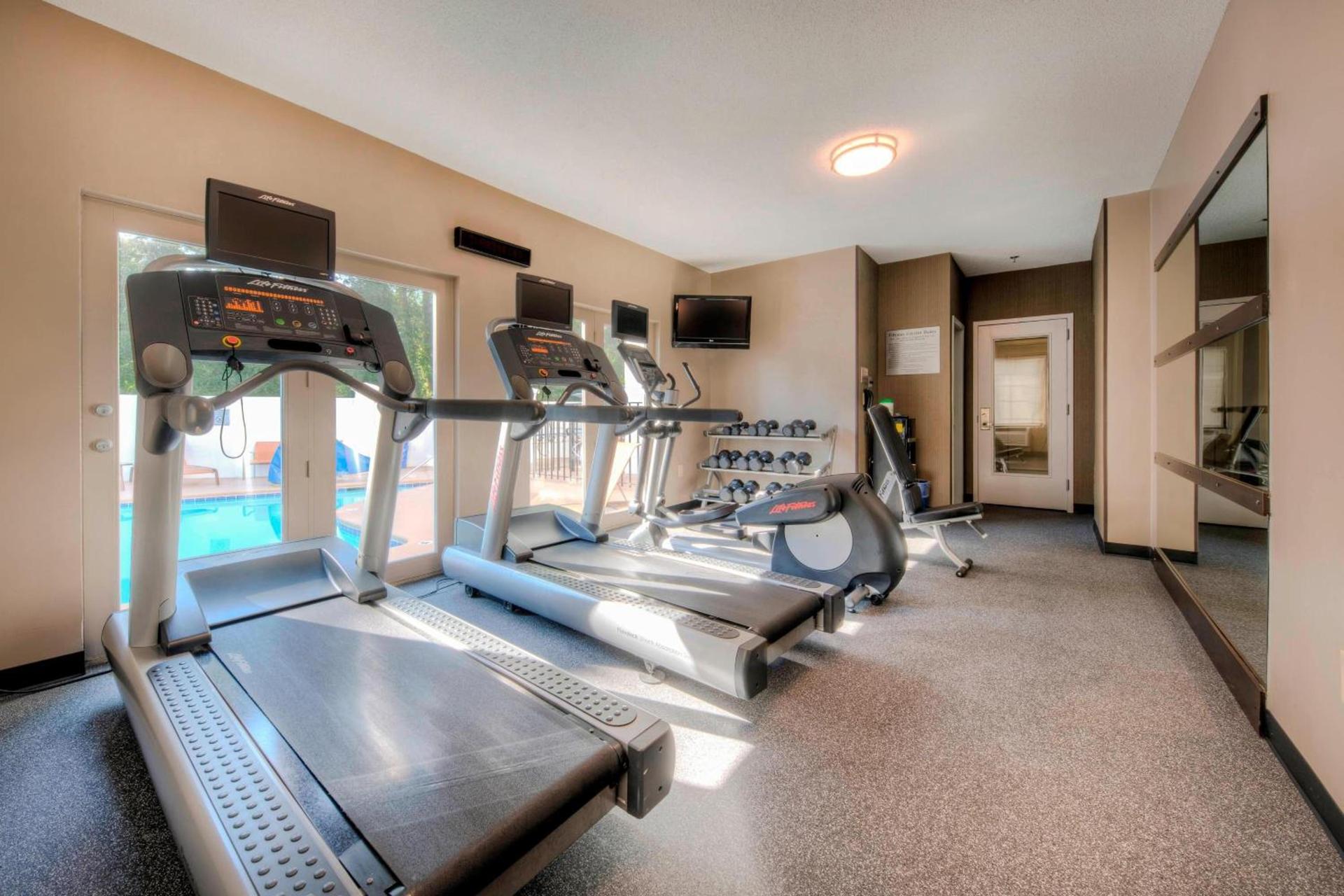 Courtyard Raleigh Crabtree Valley photo 35