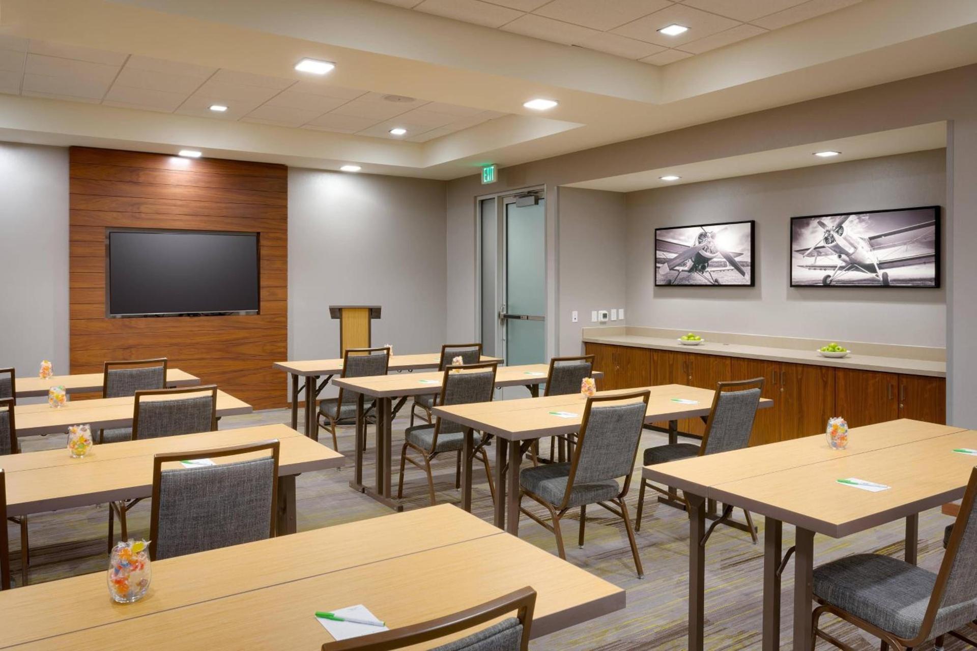 Courtyard by Marriott Los Angeles LAX/Hawthorne photo 42