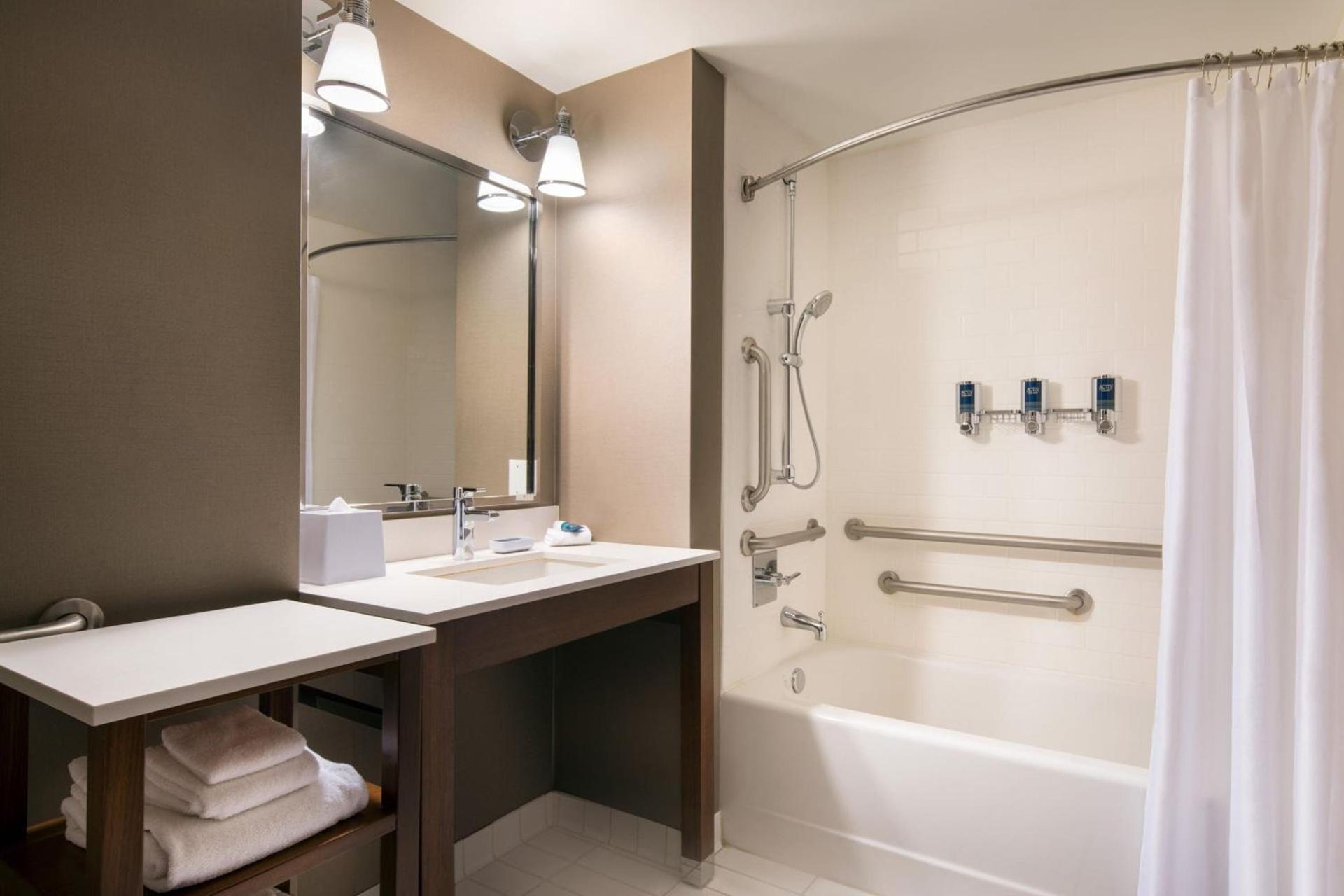 Four Points by Sheraton at Phoenix Mesa Gateway Airport photo 13