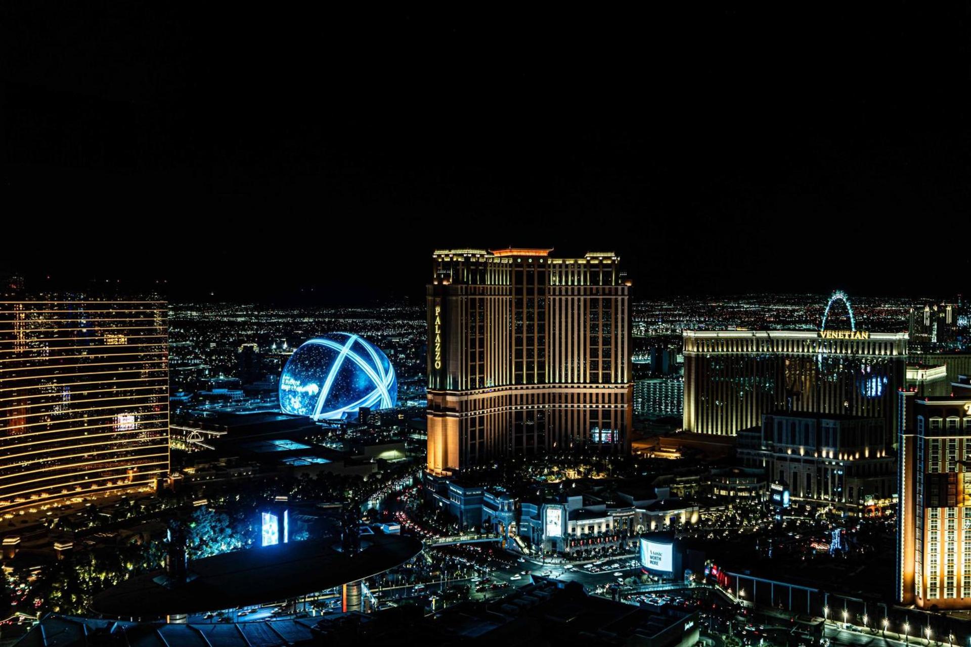 TRUMP 56th Floor - Sphere and Strip View - No Resort Fees photo 41