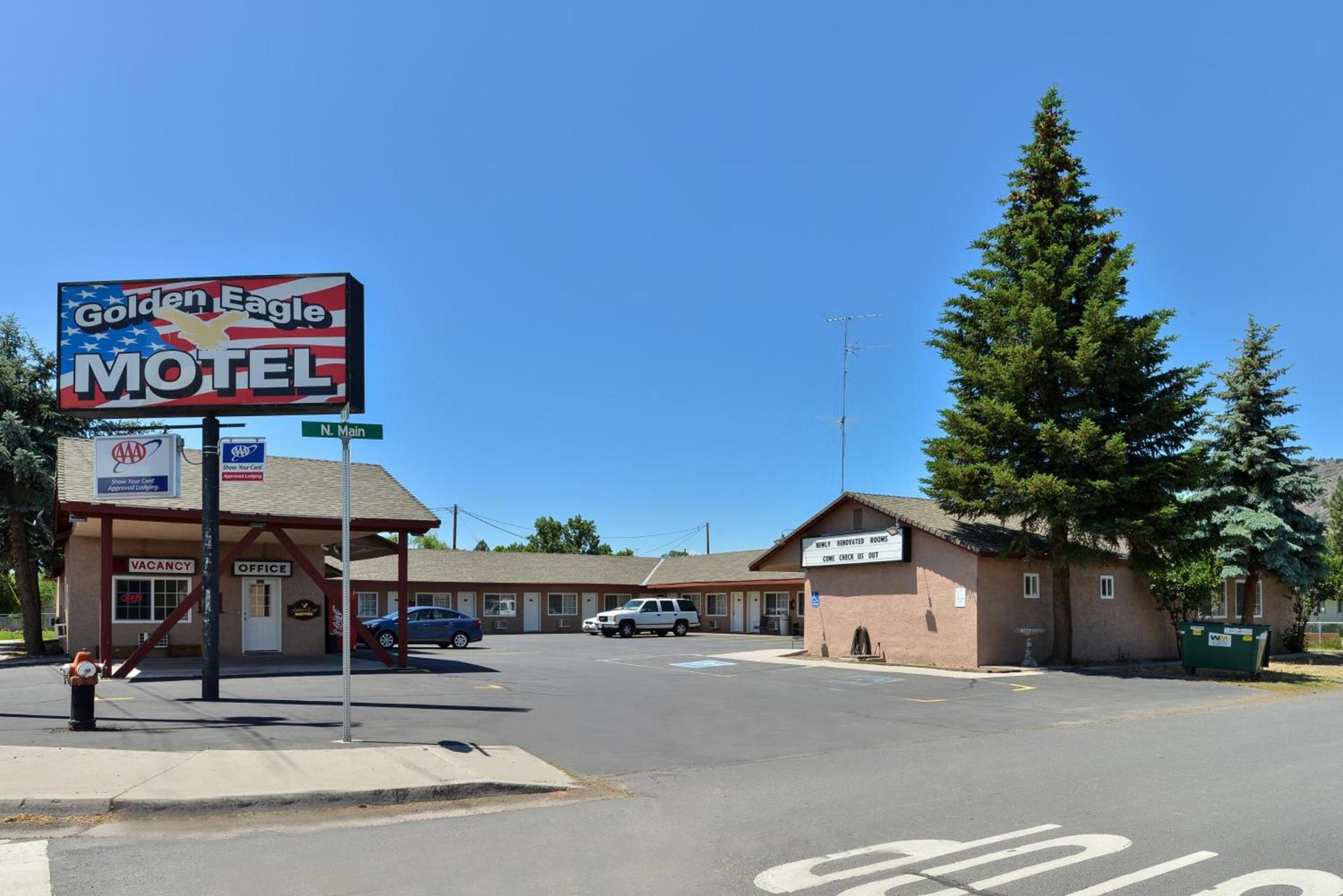 Golden Eagle Motel photo 2