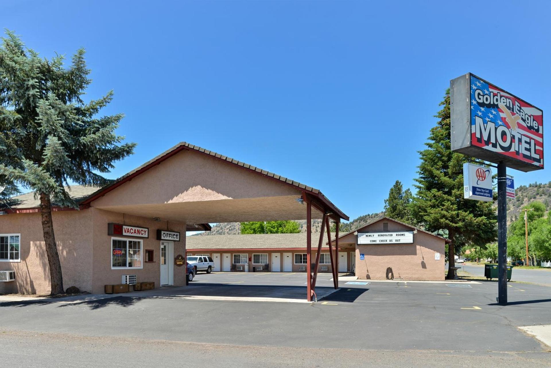 Golden Eagle Motel photo 3