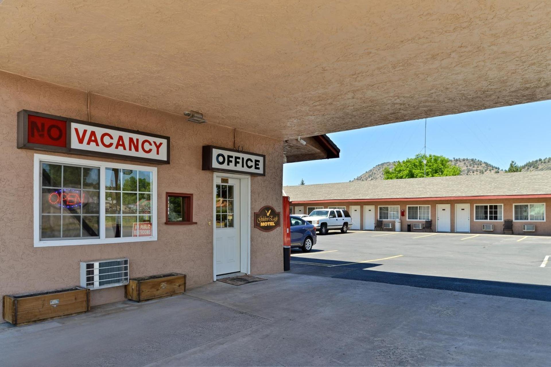 Golden Eagle Motel photo 4
