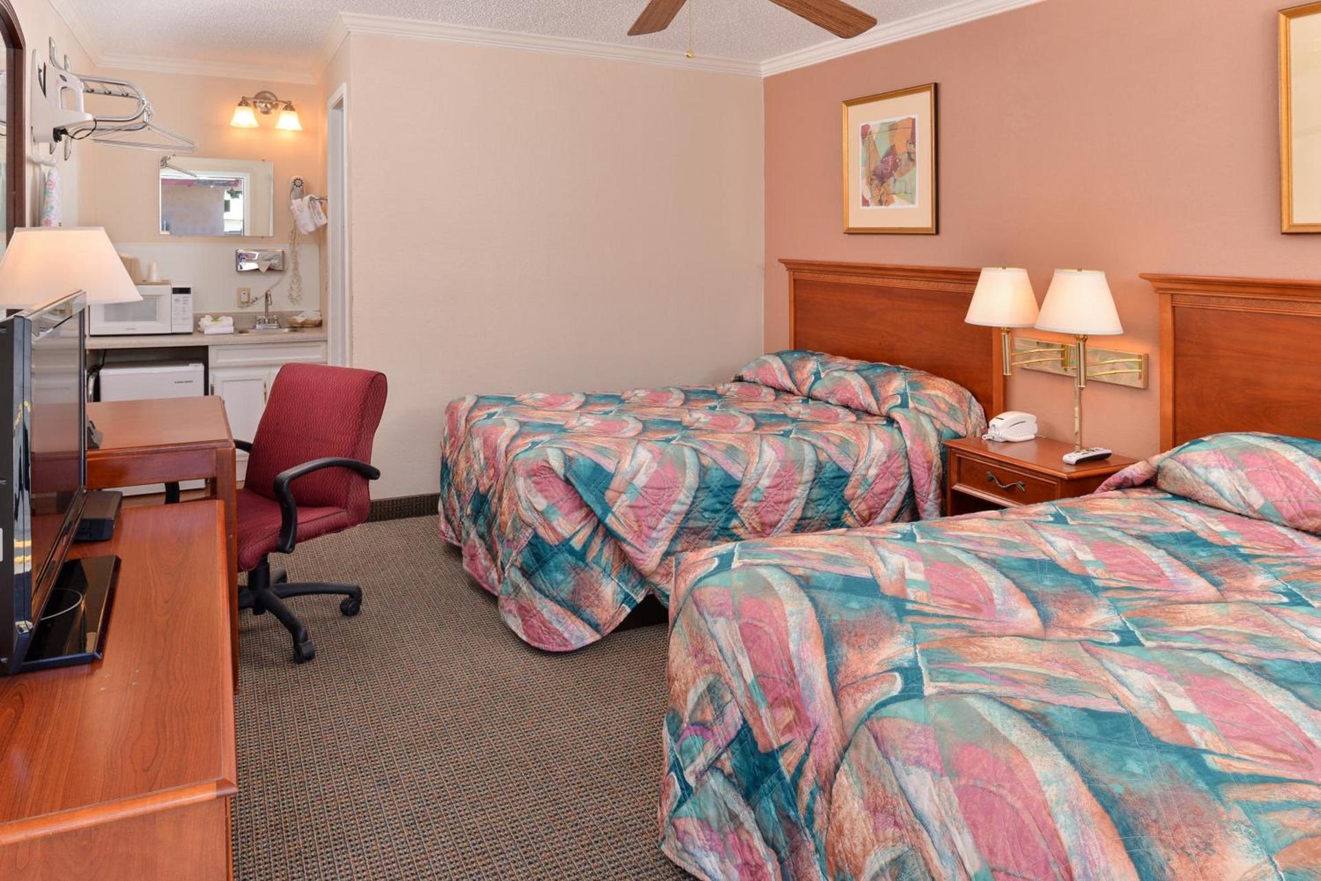 Golden Eagle Motel photo 11