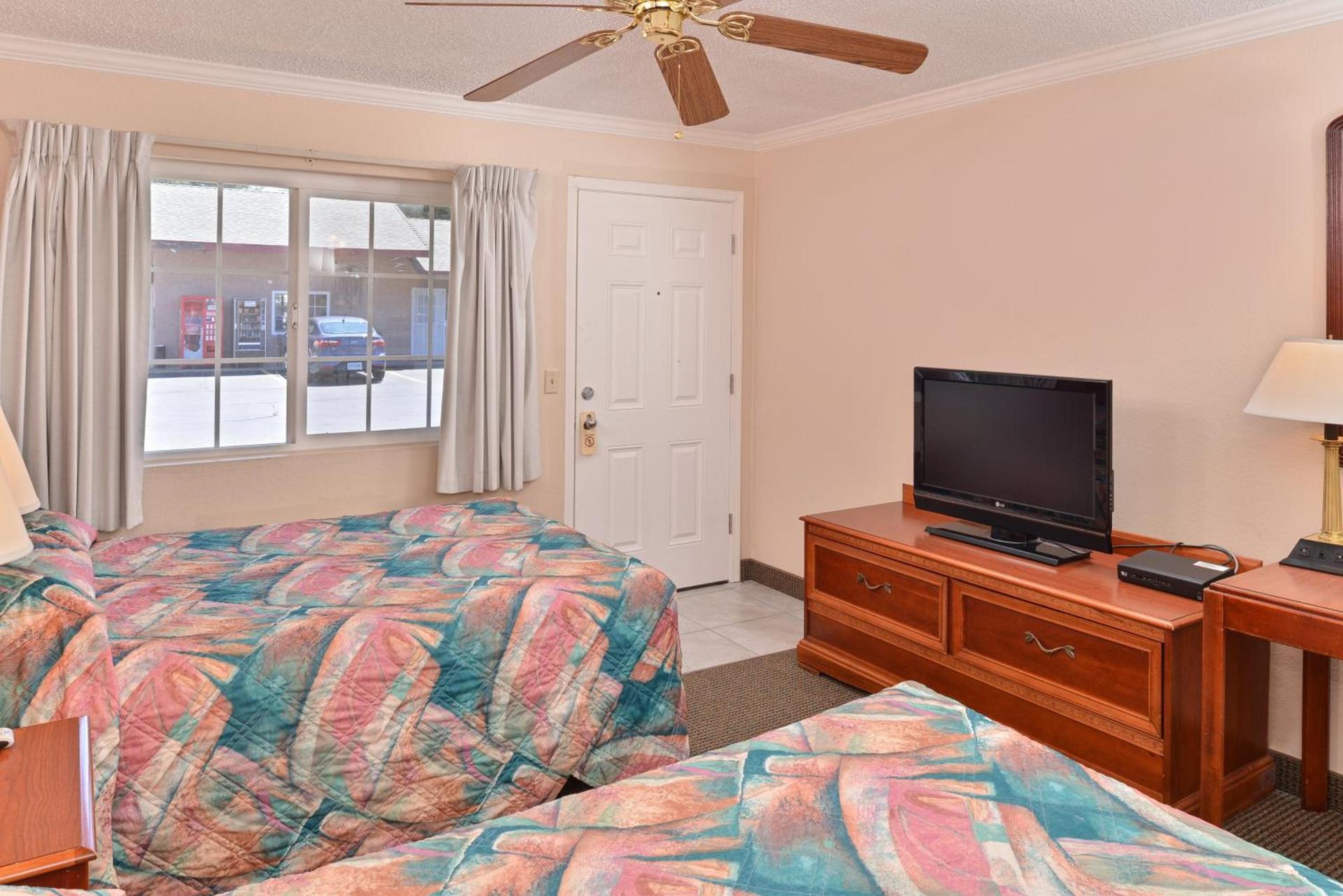 Golden Eagle Motel photo 12