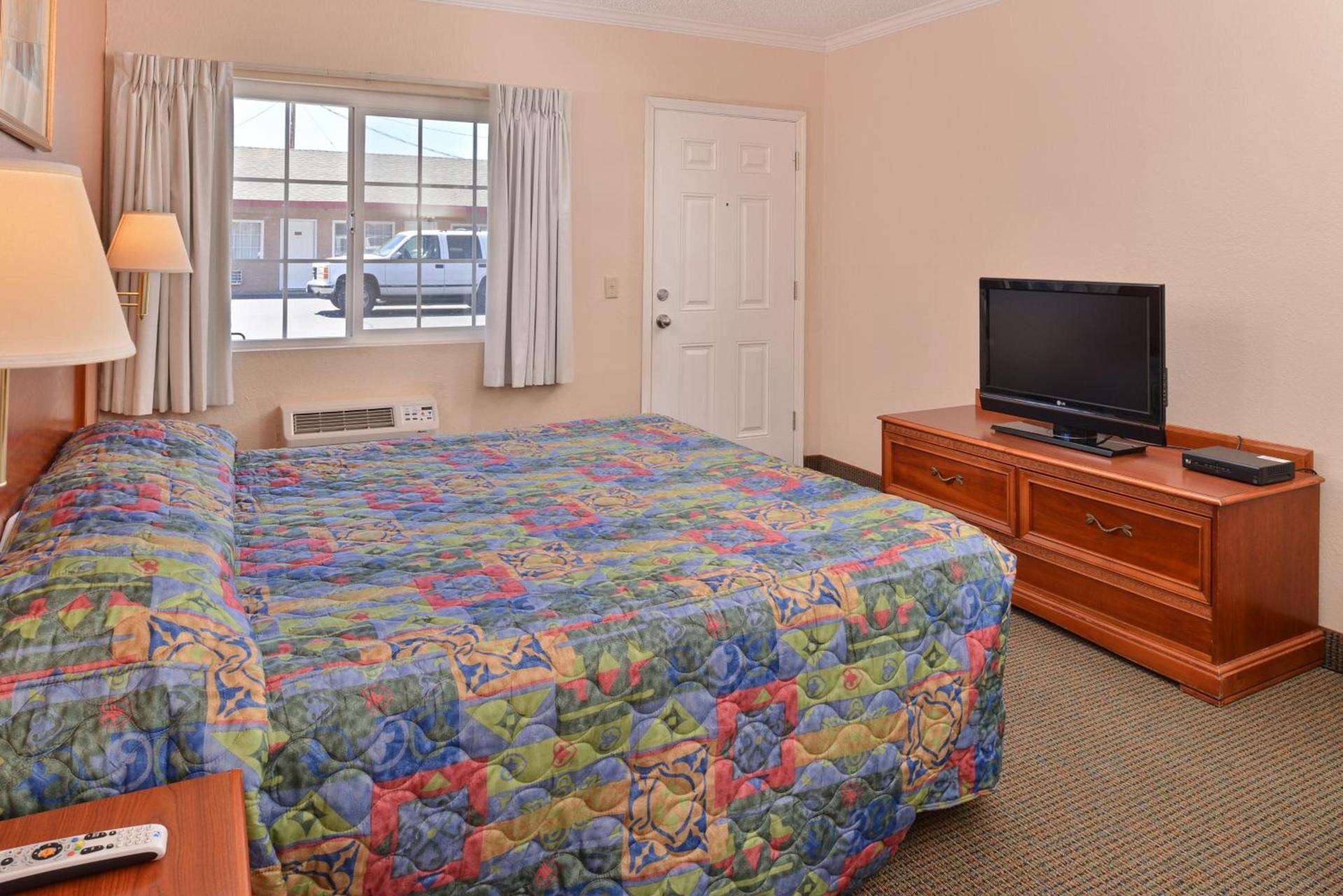 Golden Eagle Motel photo 7