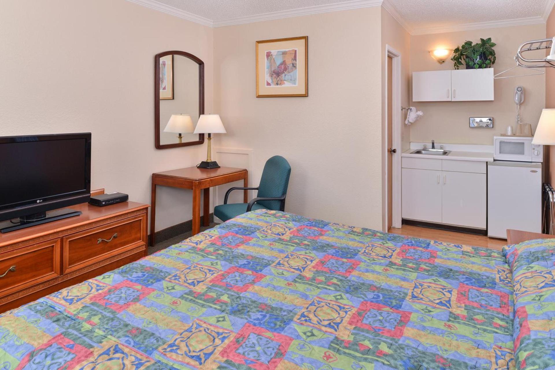 Golden Eagle Motel photo 9