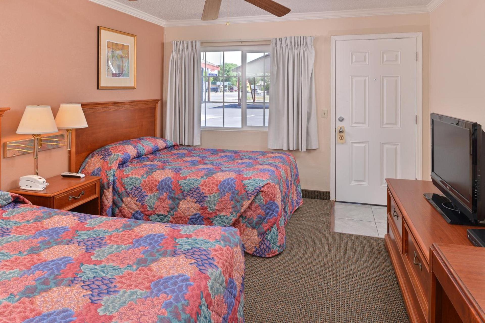 Golden Eagle Motel photo 14