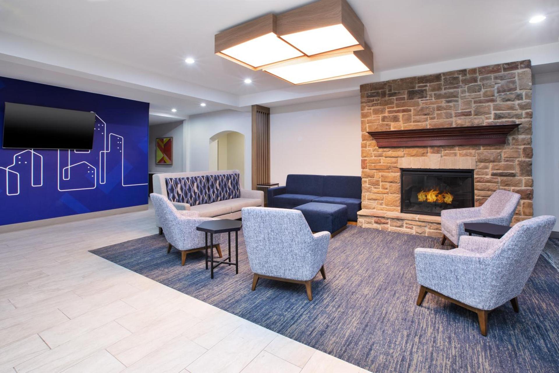 Holiday Inn Express & Suites Milwaukee NW - Park Place by IHG photo 28