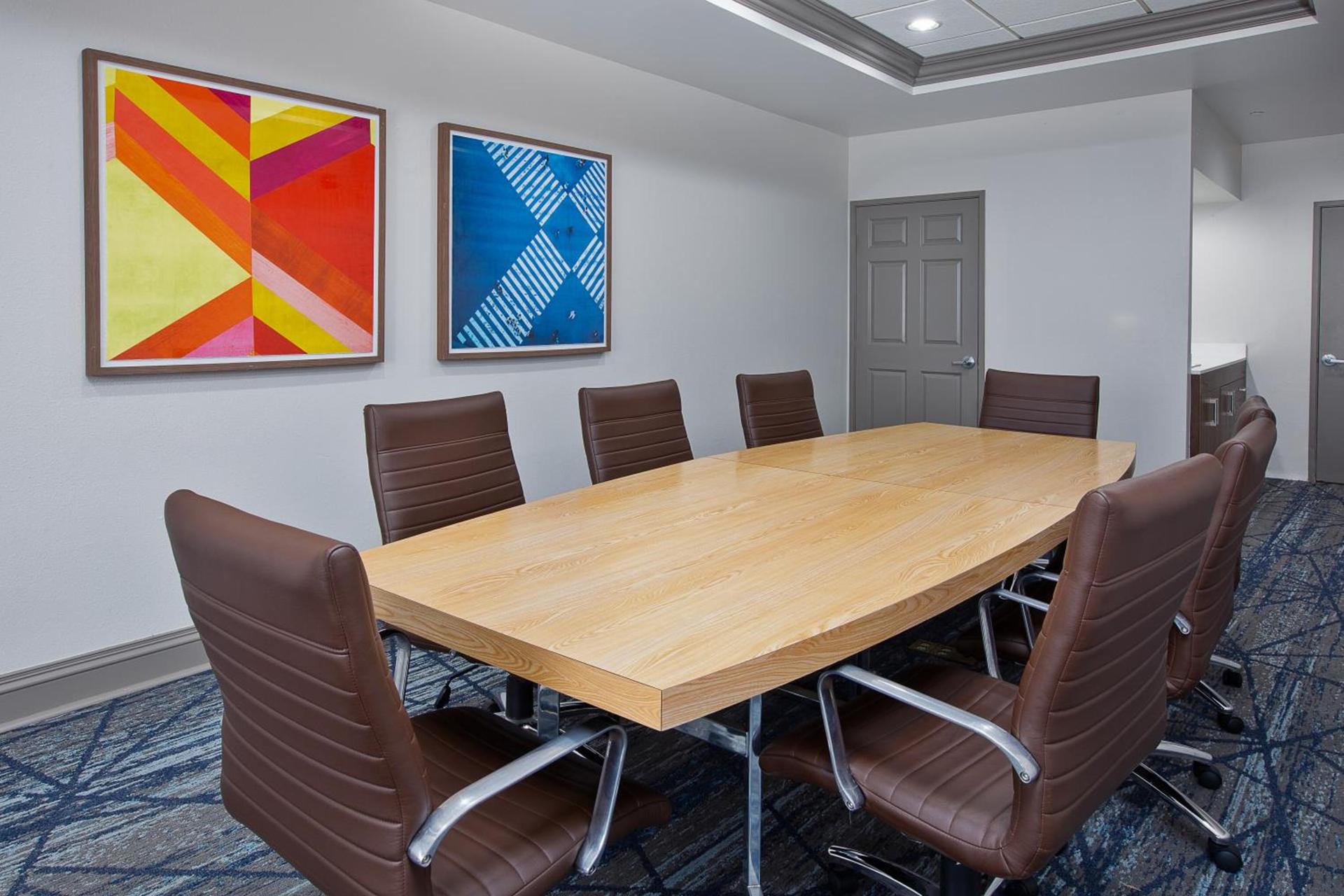 Holiday Inn Express & Suites Milwaukee NW - Park Place by IHG photo 32