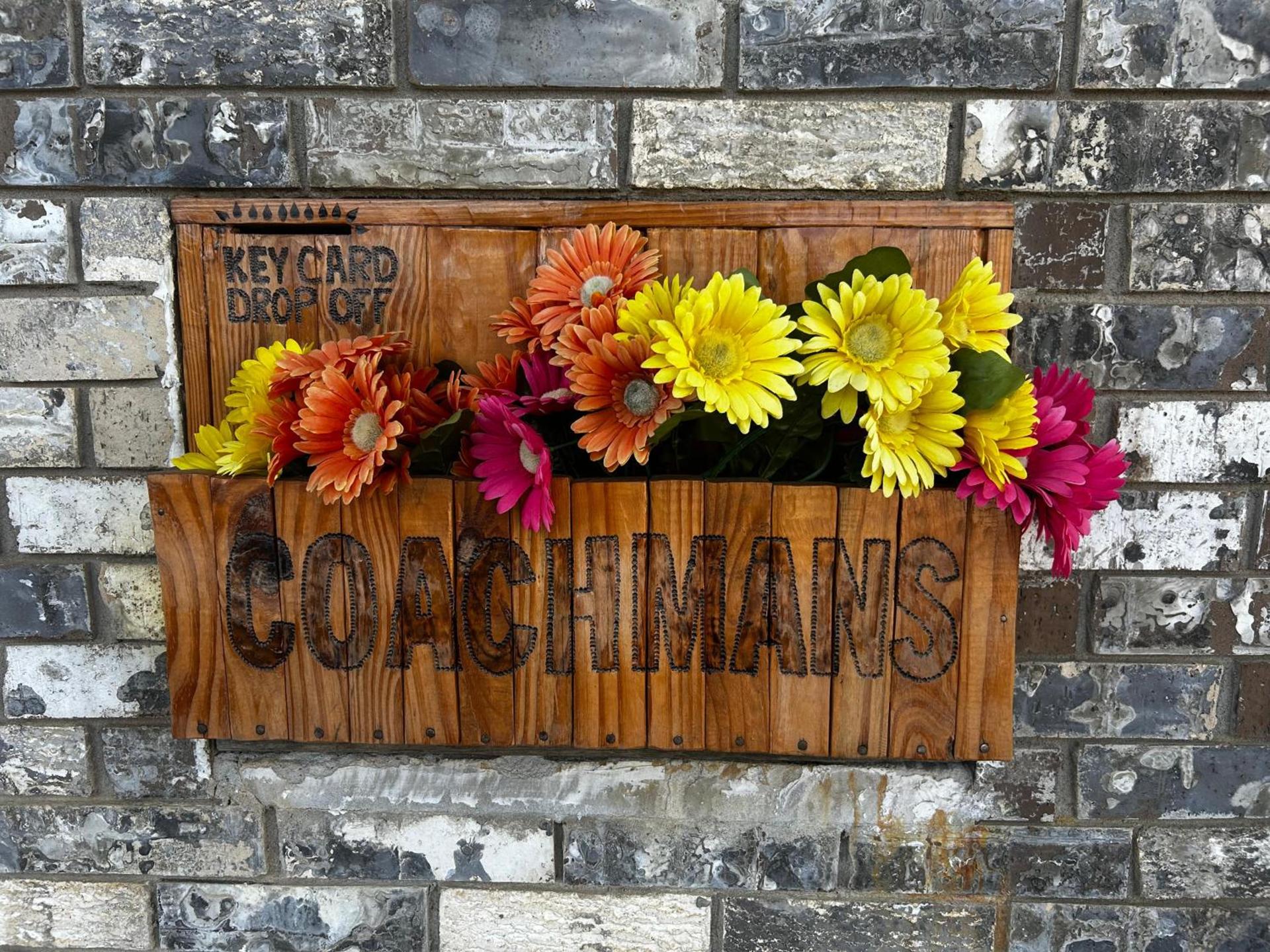 Coachman's Inn & Suites photo 2