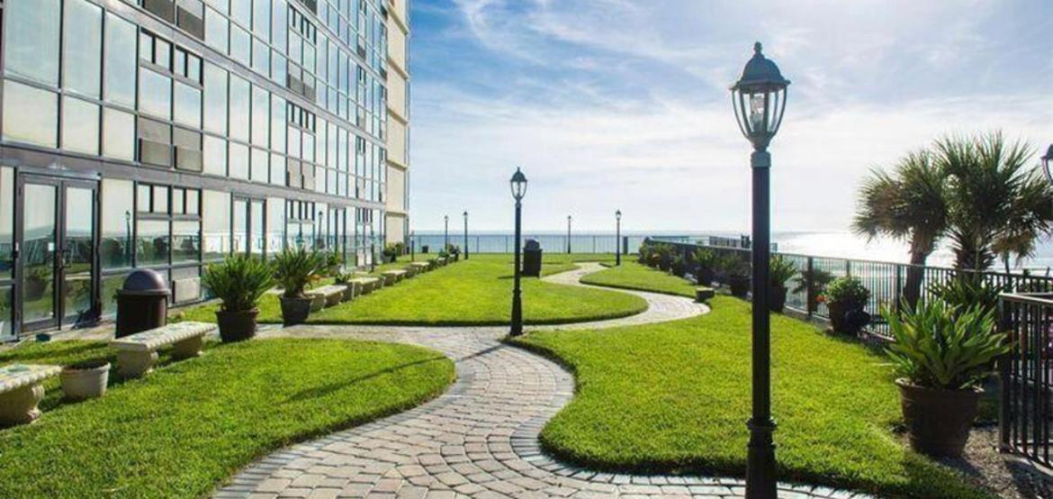 Single, Double or Quad Oceanview Studios - Direct Beach Access, Oceanfront Pool & Tiki photo 3