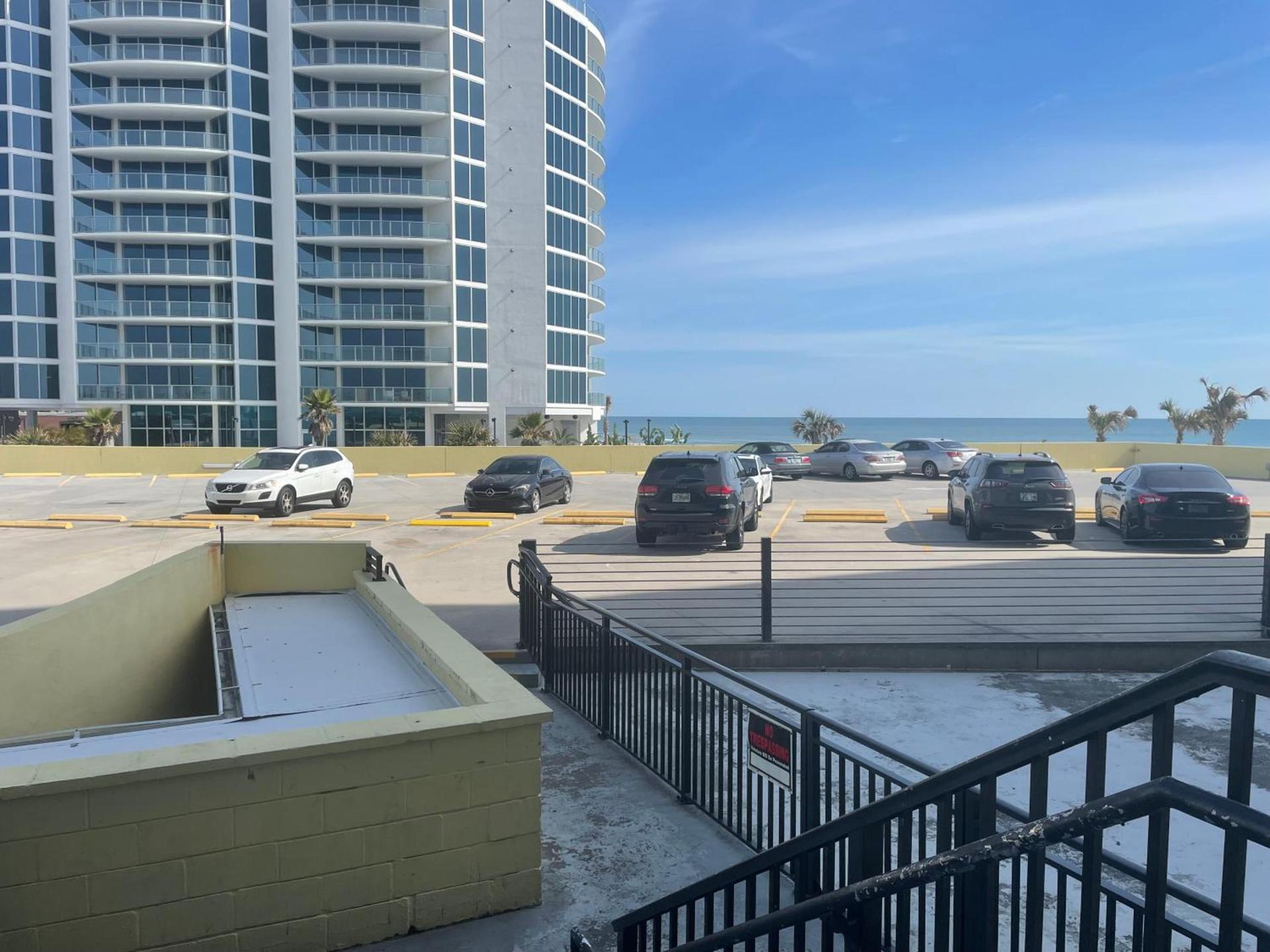 Single, Double or Quad Oceanview Studios - Direct Beach Access, Oceanfront Pool & Tiki photo 13