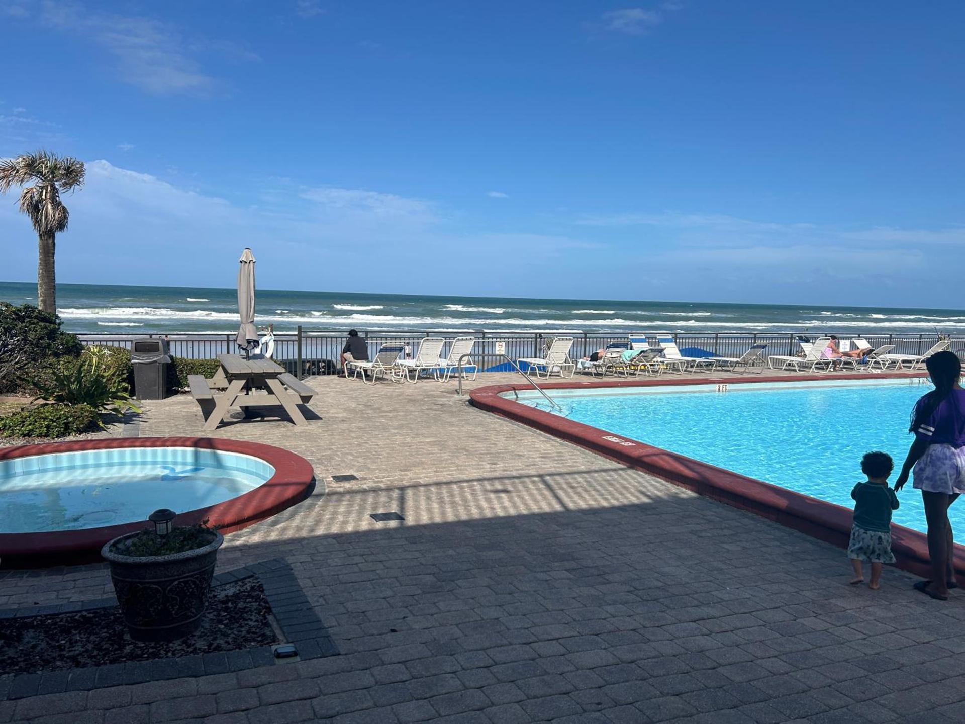 Single, Double or Quad Oceanview Studios - Direct Beach Access, Oceanfront Pool & Tiki photo 20